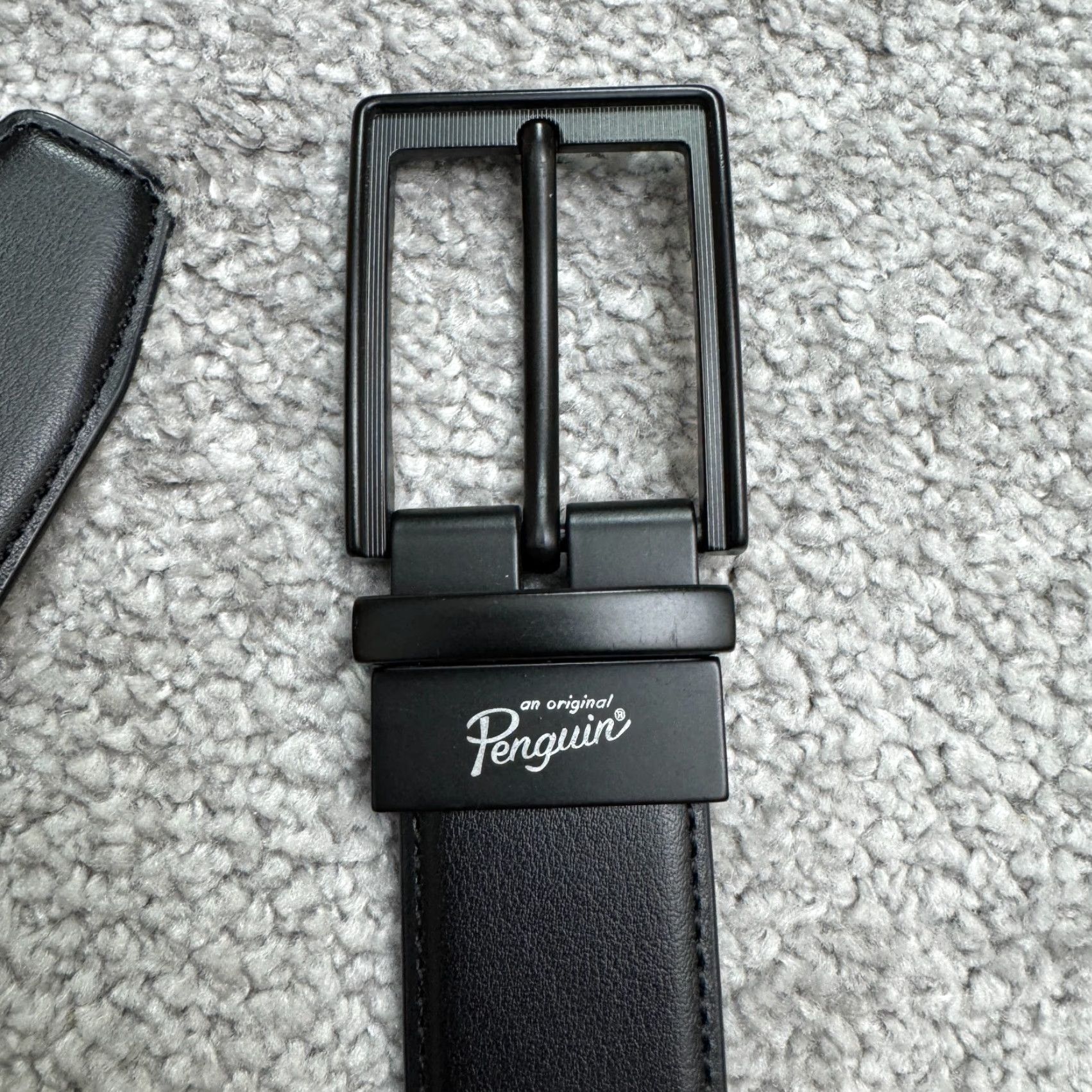 Vintage Penguin Belt Mens 42/105 Black Leather Reversible Buckle Nail Head Matte Work Dress NWOT Vintage: No (oops) Size 42 - 4 Thumbnail