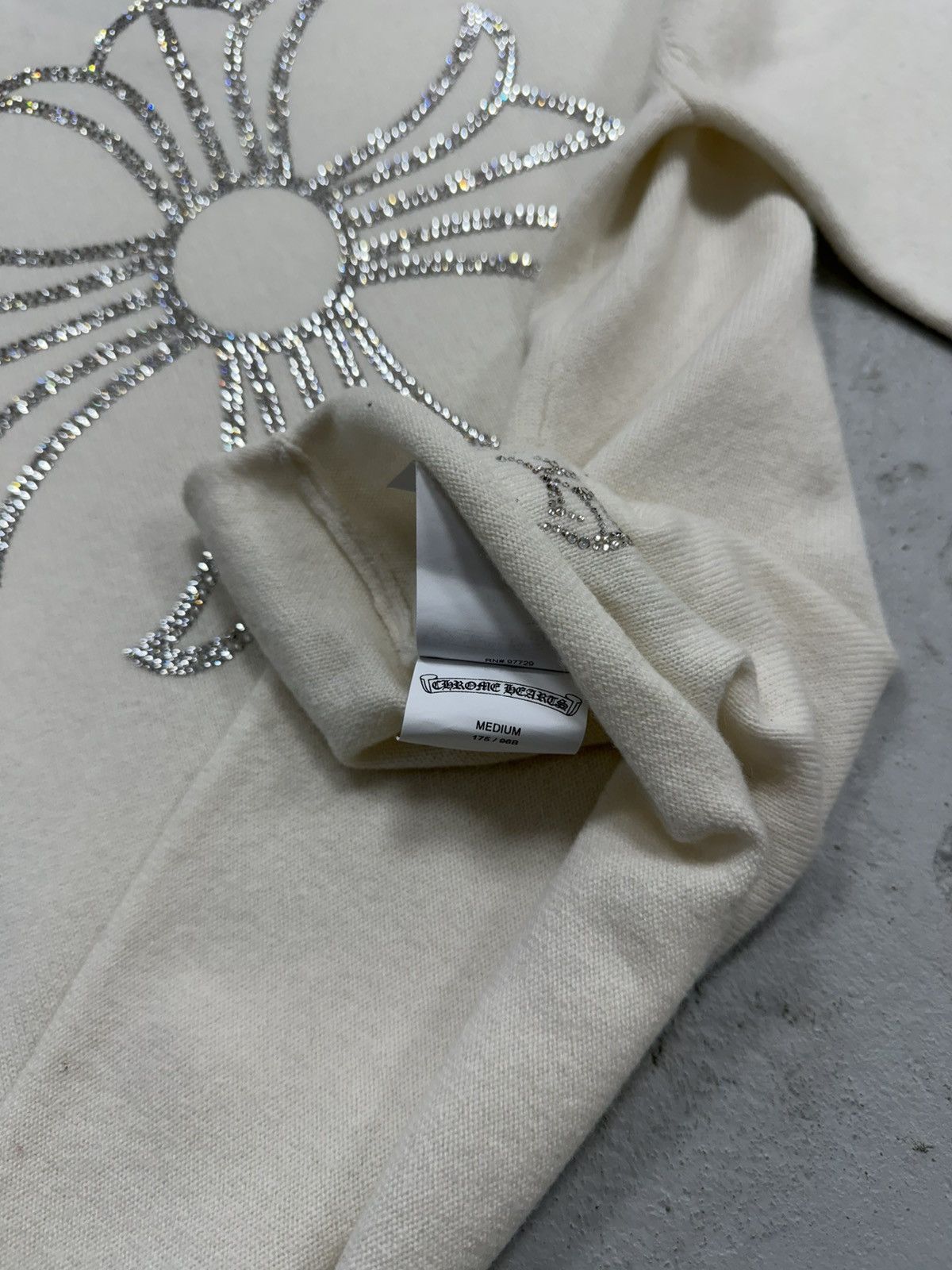 Chrome Hearts Chrome Hearts Cashmere V Neck Plus Rhinestone Sweater Medium Size M / US 6-8 / IT 42-44 - 10 Thumbnail