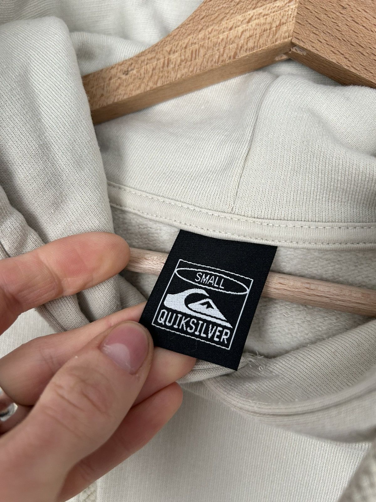 Quiksilver Vintage Quiksilver Beige Hoodie Surf Style Skate 90s Baggy Size US S / EU 44-46 / 1 - 5 Thumbnail