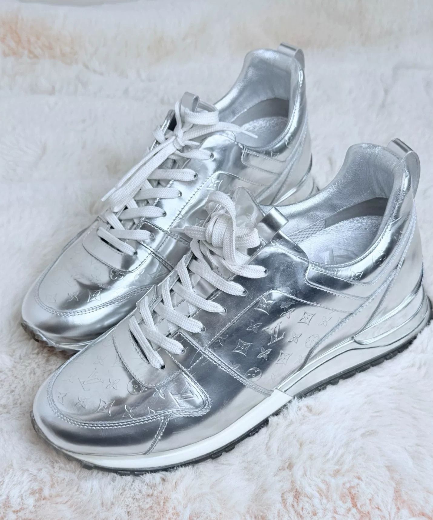 Louis Vuitton Louis Vuitton Limited Silver Lowtop Sneakers us_7-5 Women Size US 7.5 / IT 37.5 - 1 Thumbnail