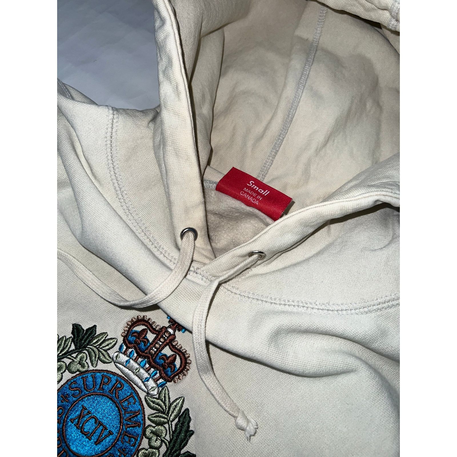 Supreme Supreme FW16 Veni Vidi Vici Embroidered Crest Hoodie Size US S / EU 44-46 / 1 - 3 Thumbnail