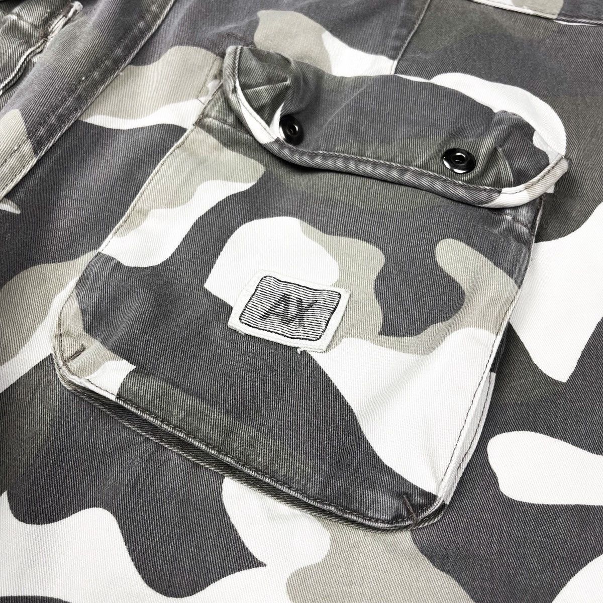 Armani Exchange Armani Exchange Camo Military Cargo Shorts Size US 32 / EU 48 - 7 Thumbnail