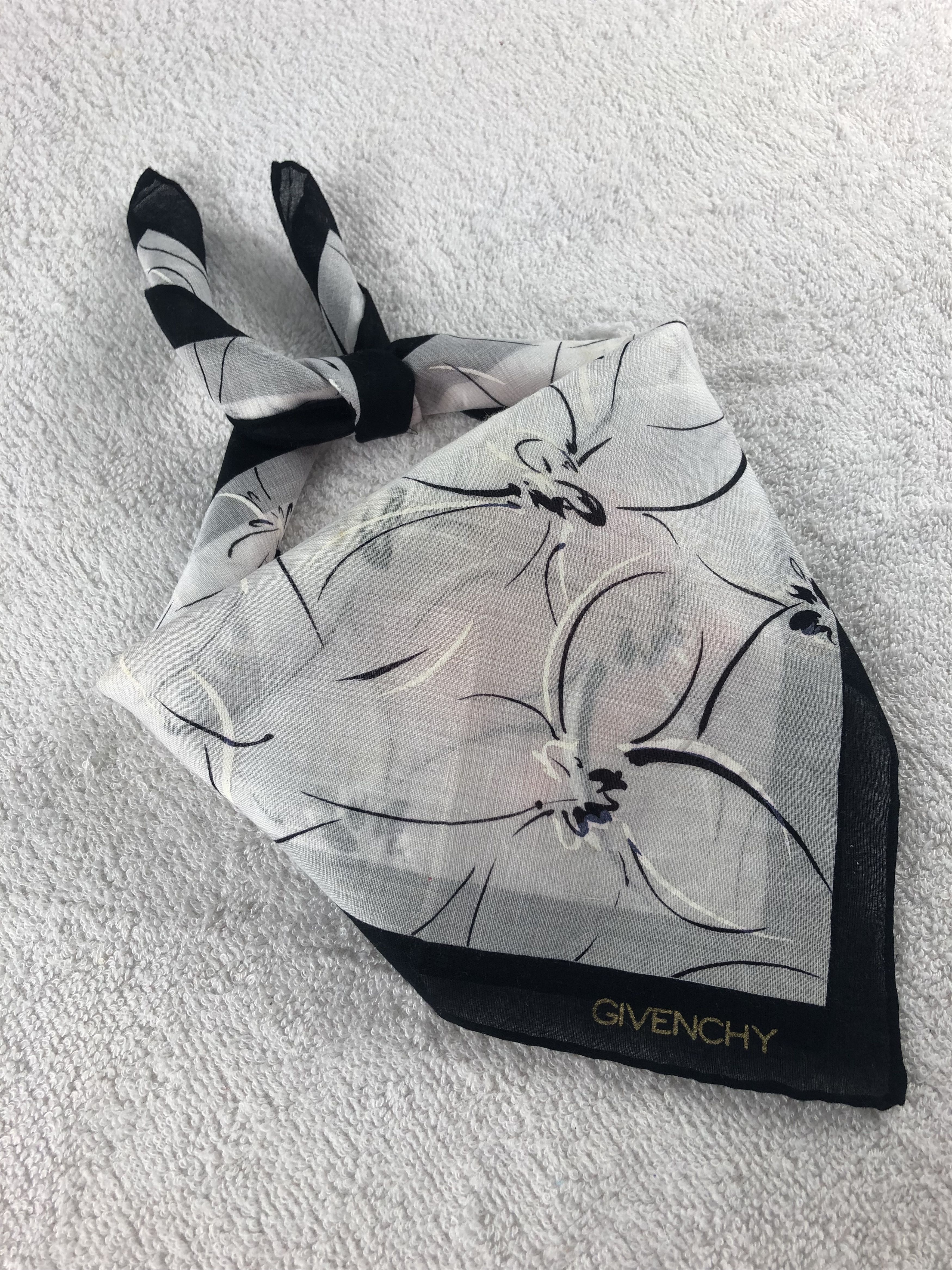 Vintage Givenchy Handkerchief / Bandana / Neckerchief Size ONE SIZE - 1 Thumbnail