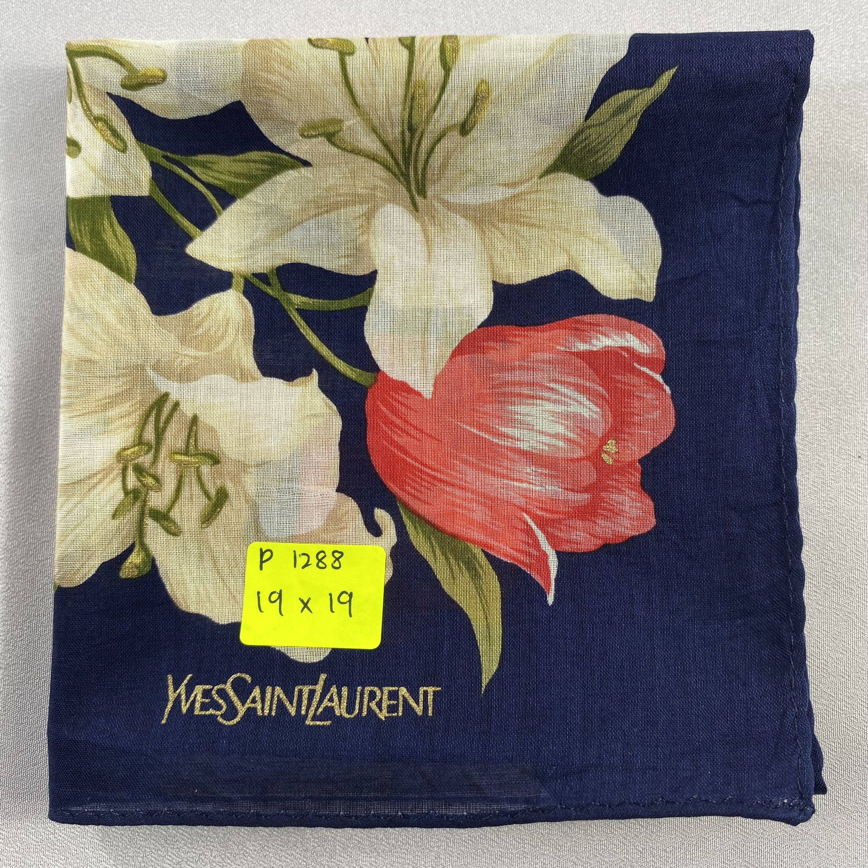 Vintage Yves Saint Laurent Bandana/ Handkerchief / Neckerchief-P1288 Size ONE SIZE - 5 Thumbnail