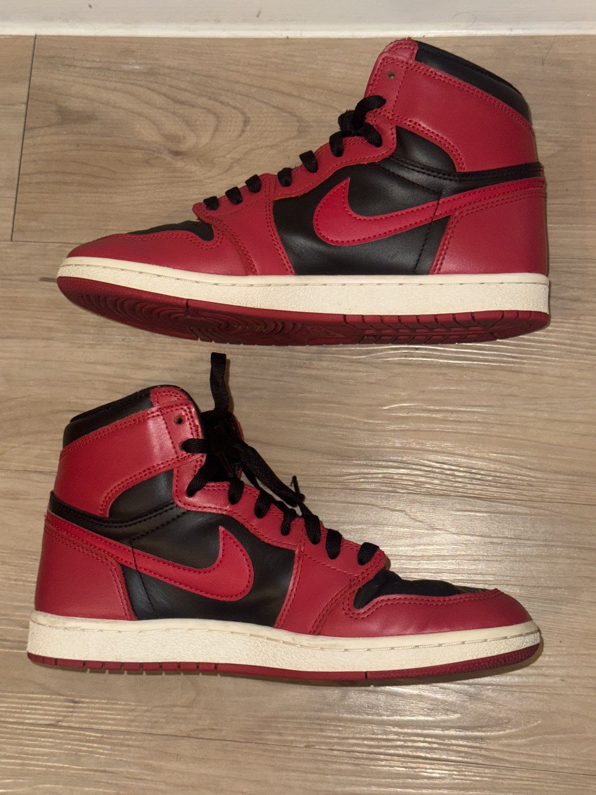Jordan Brand Air Jordan 1 Retro High ‘85 OG ‘Varsity Red’ Size US 9 / EU 42 - 2 Thumbnail