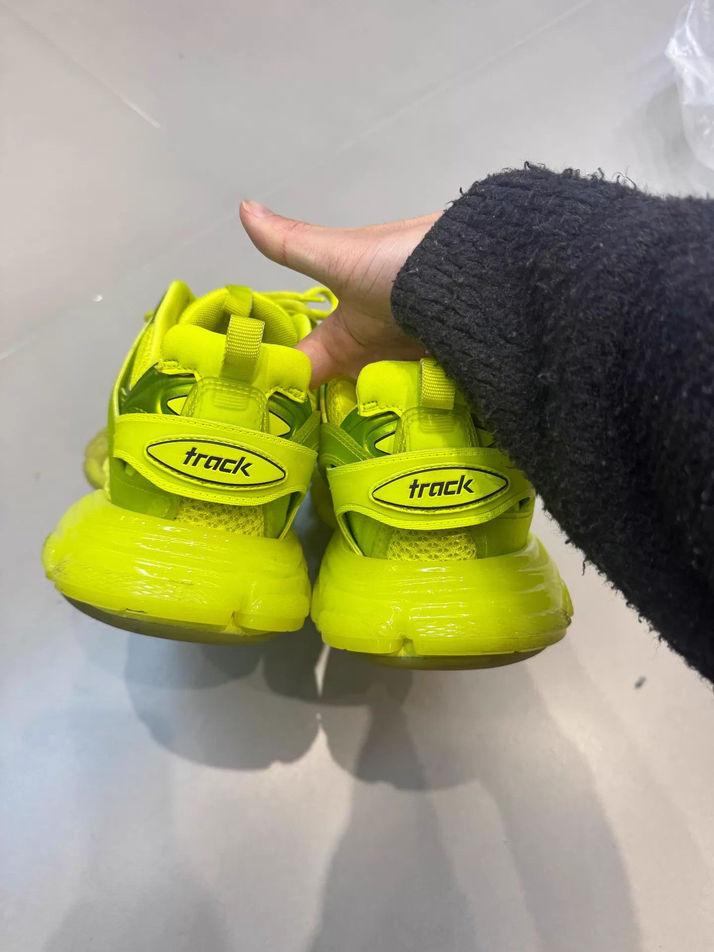 Balenciaga Balenciaga Track Fluorescent Green Dad Shoe 42 Size US 9 / EU 42 - 5 Thumbnail