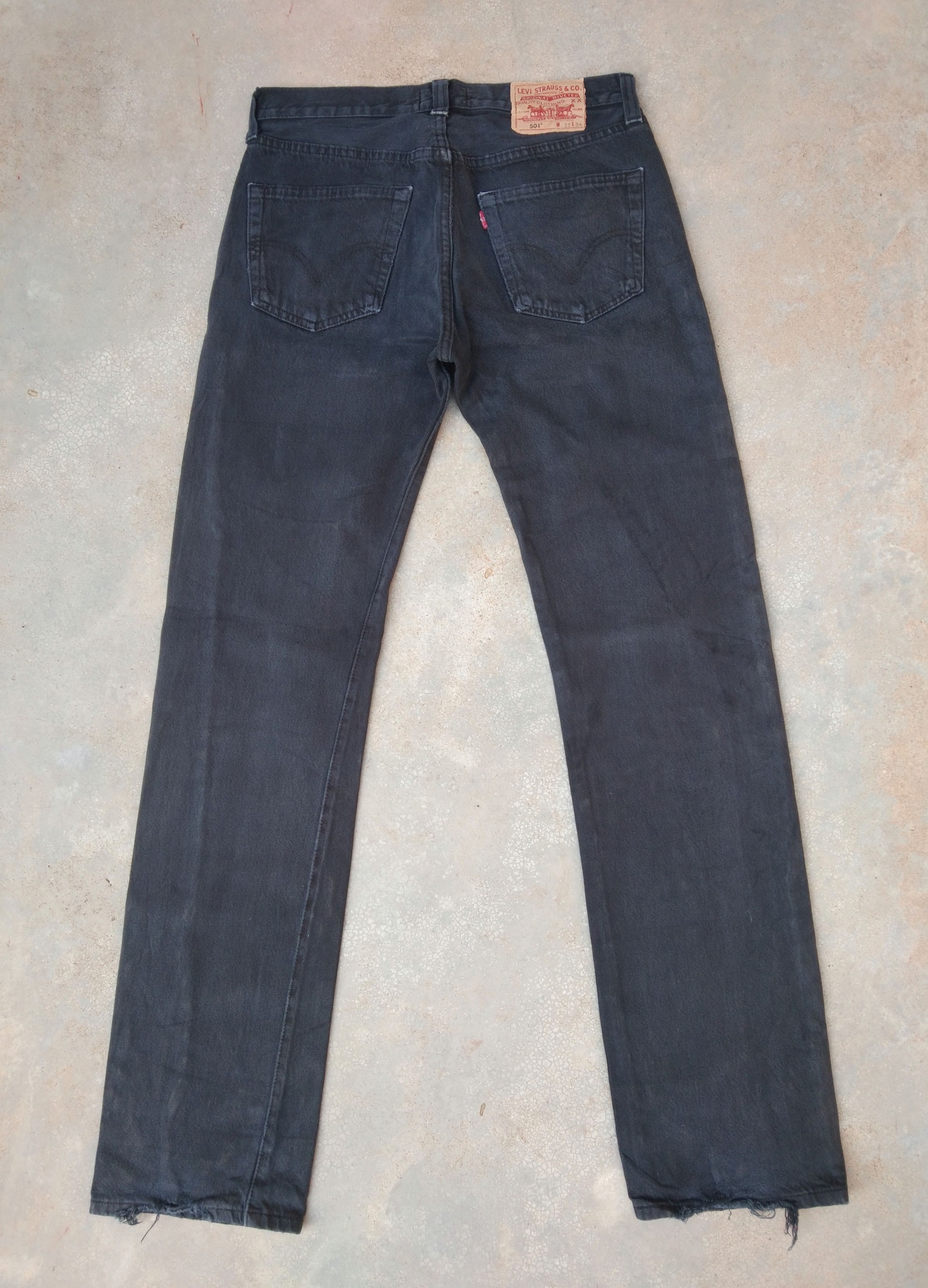 Levi's Vintage Levi's 501 Black Straight Leg Distressed Jeans 31x34 Size US 31 - 2 Thumbnail