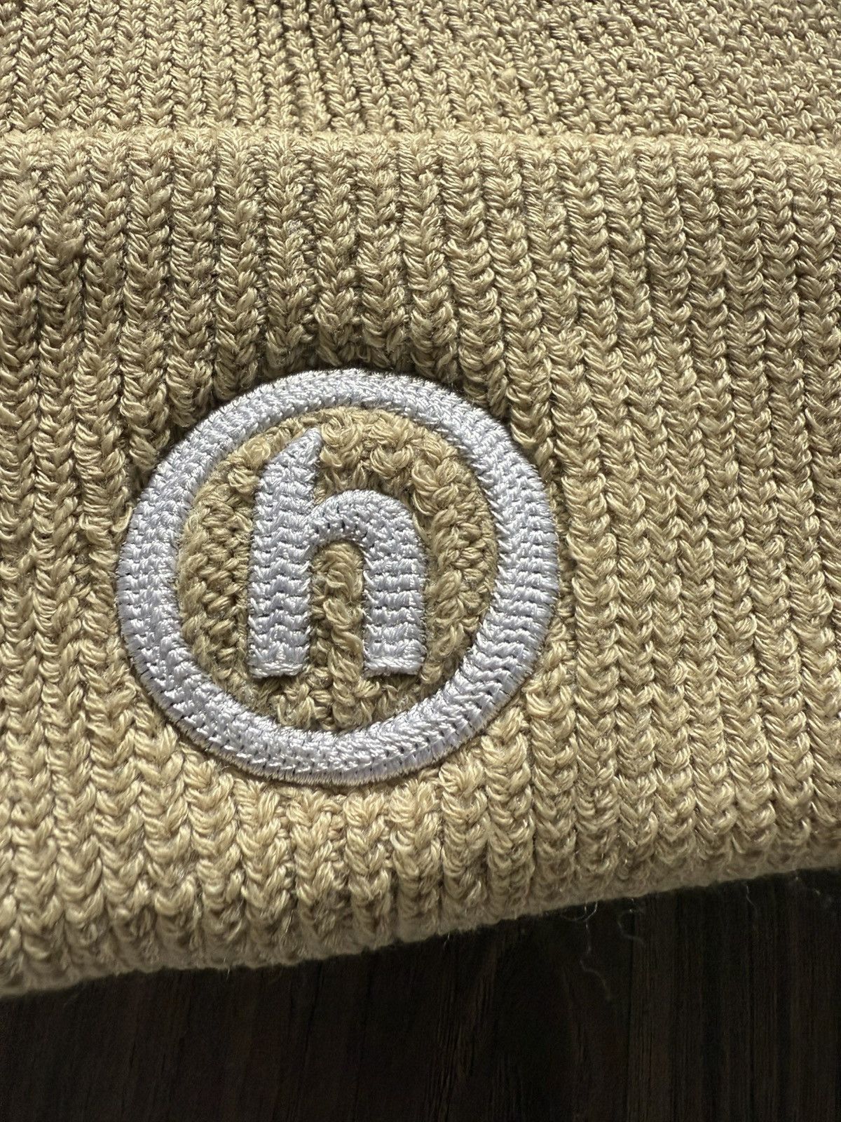 HIDDEN × New Era HIDDEN NY H Logo Beanie Khaki Tan Knit Hat One Size New Size ONE SIZE - 2 Thumbnail