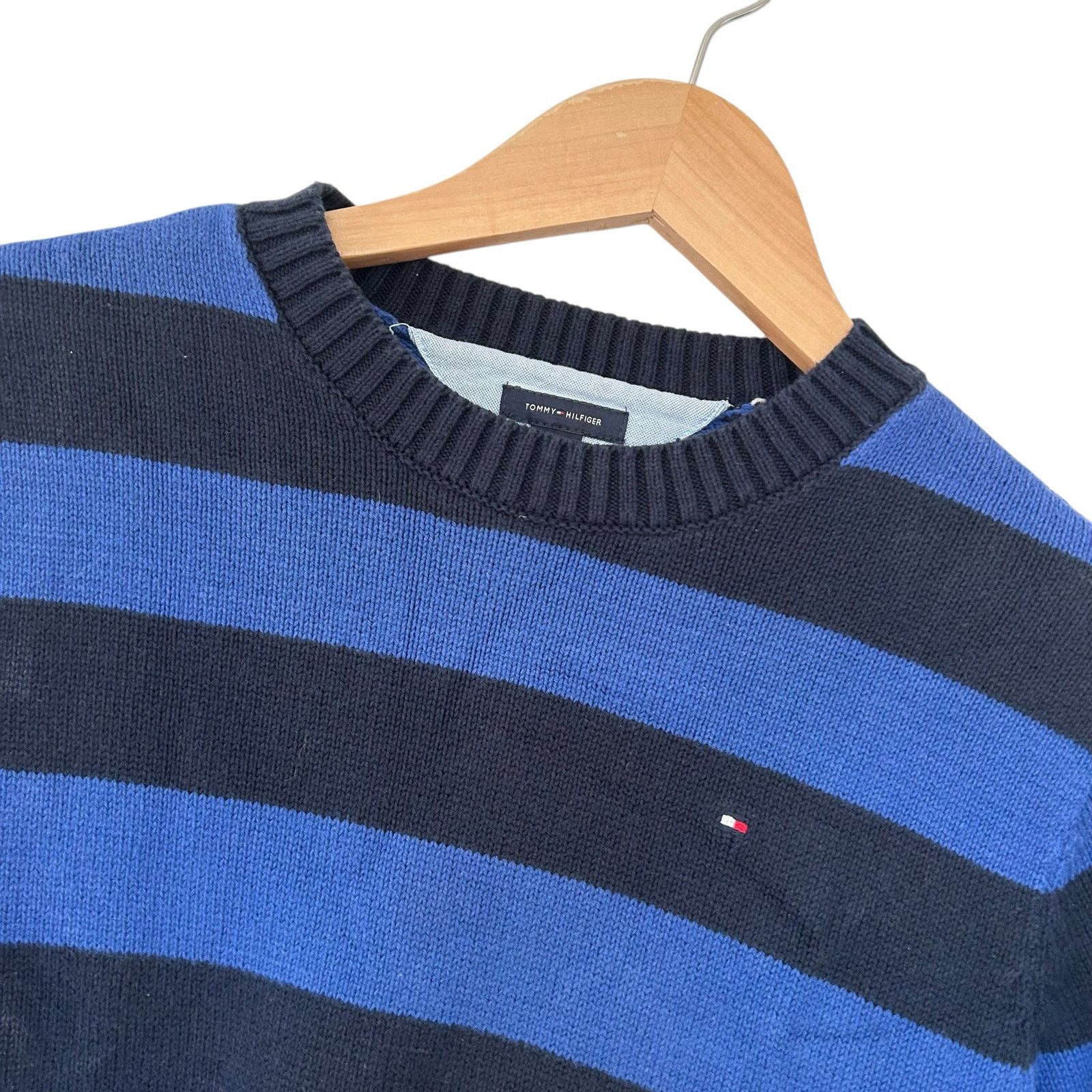 Tommy Hilfiger Tommy Hilfiger Blue Striped Knit Sweater Sz M Boys Size US M / EU 48-50 / 2 - 2 Thumbnail