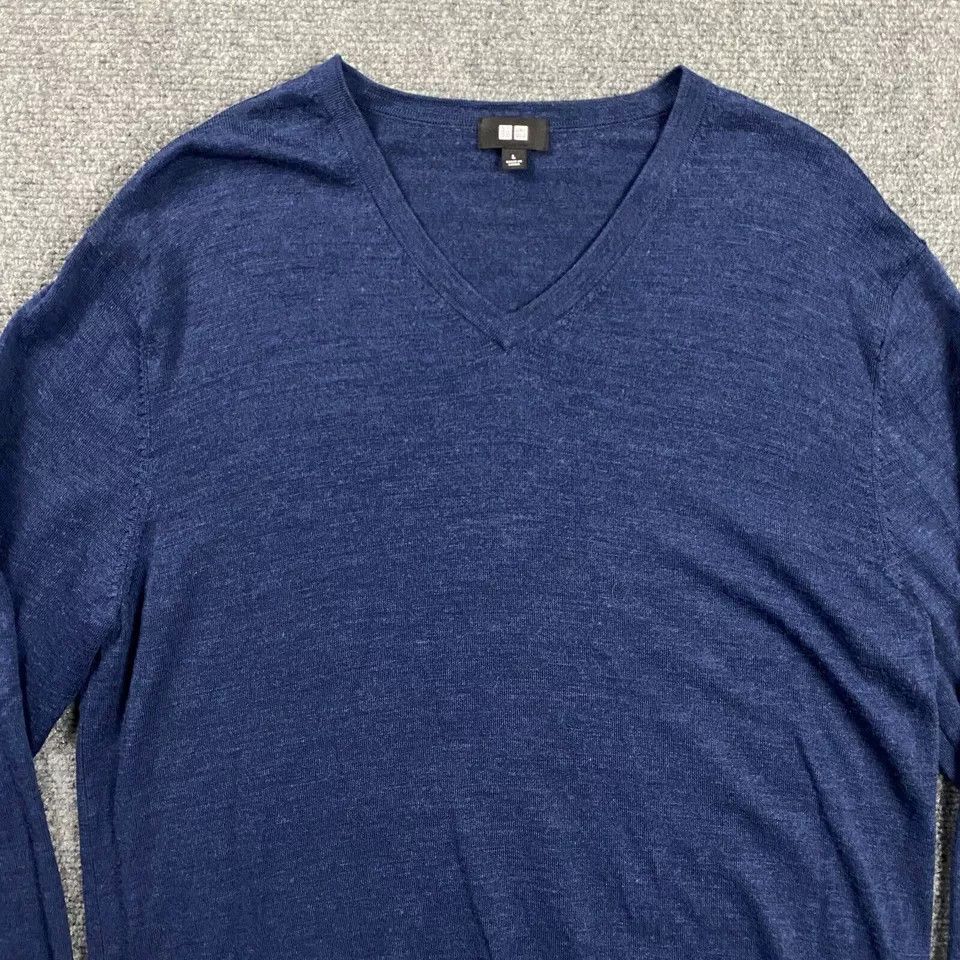 Uniqlo Uniqlo Sweater Mens Large Blue V-Neck Pullover Casual Wool Size US L / EU 52-54 / 3 - 2 Thumbnail