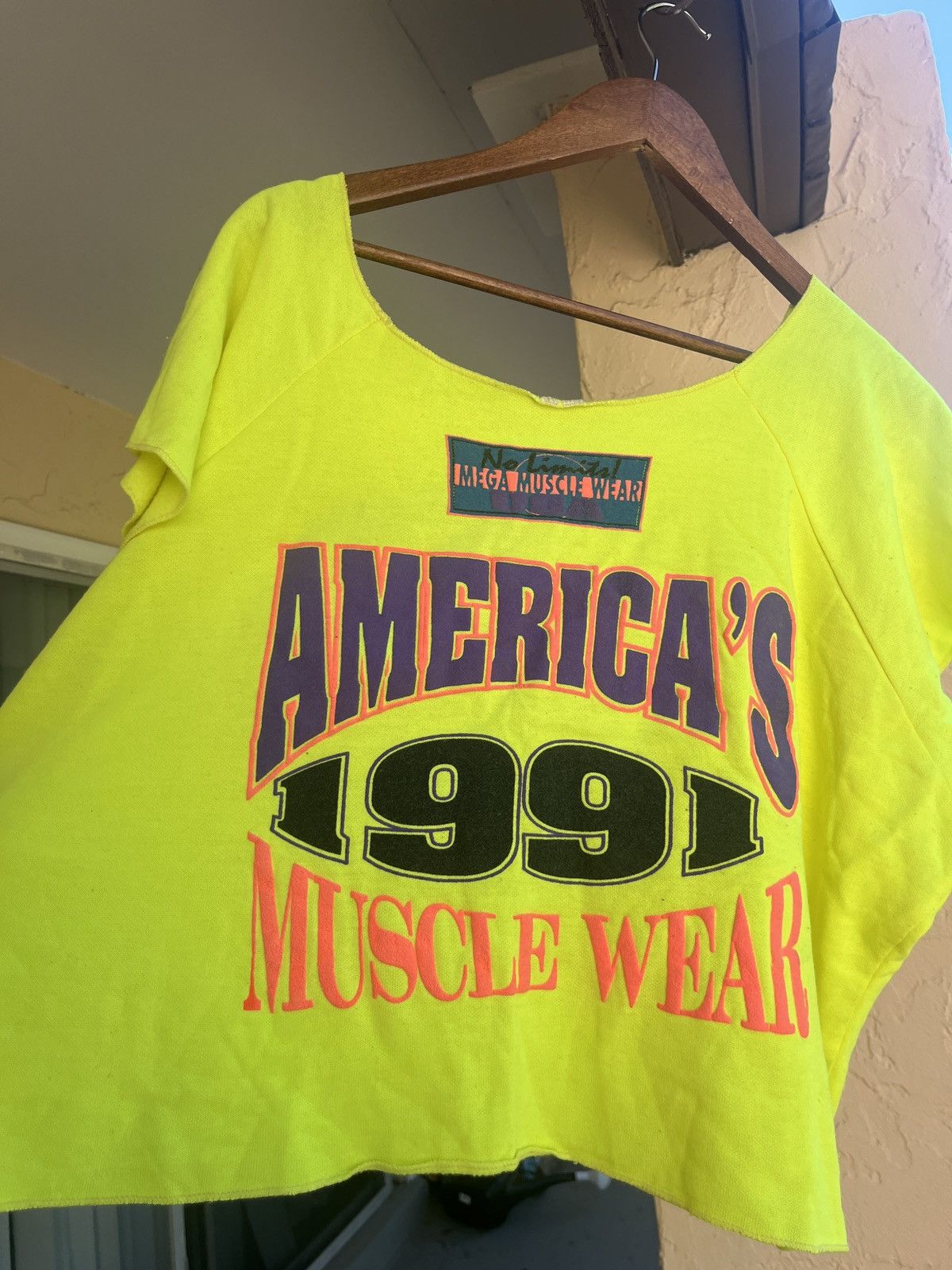 Vintage Vintage bodybuilding cropped sweatshirt boxy XL 90s Size US XL / EU 56 / 4 - 1 Thumbnail