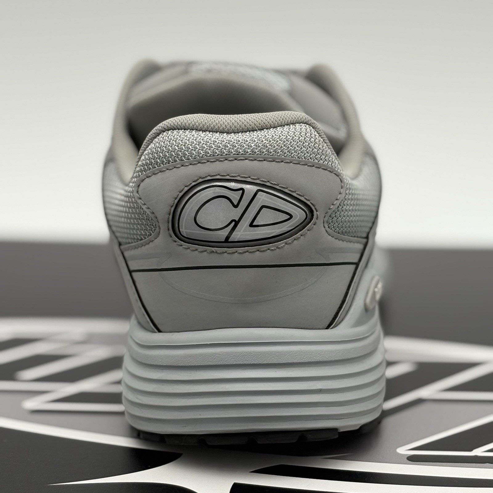 Dior B30 Reflective Sneaker ' Gray ' GREAT CONDITION!