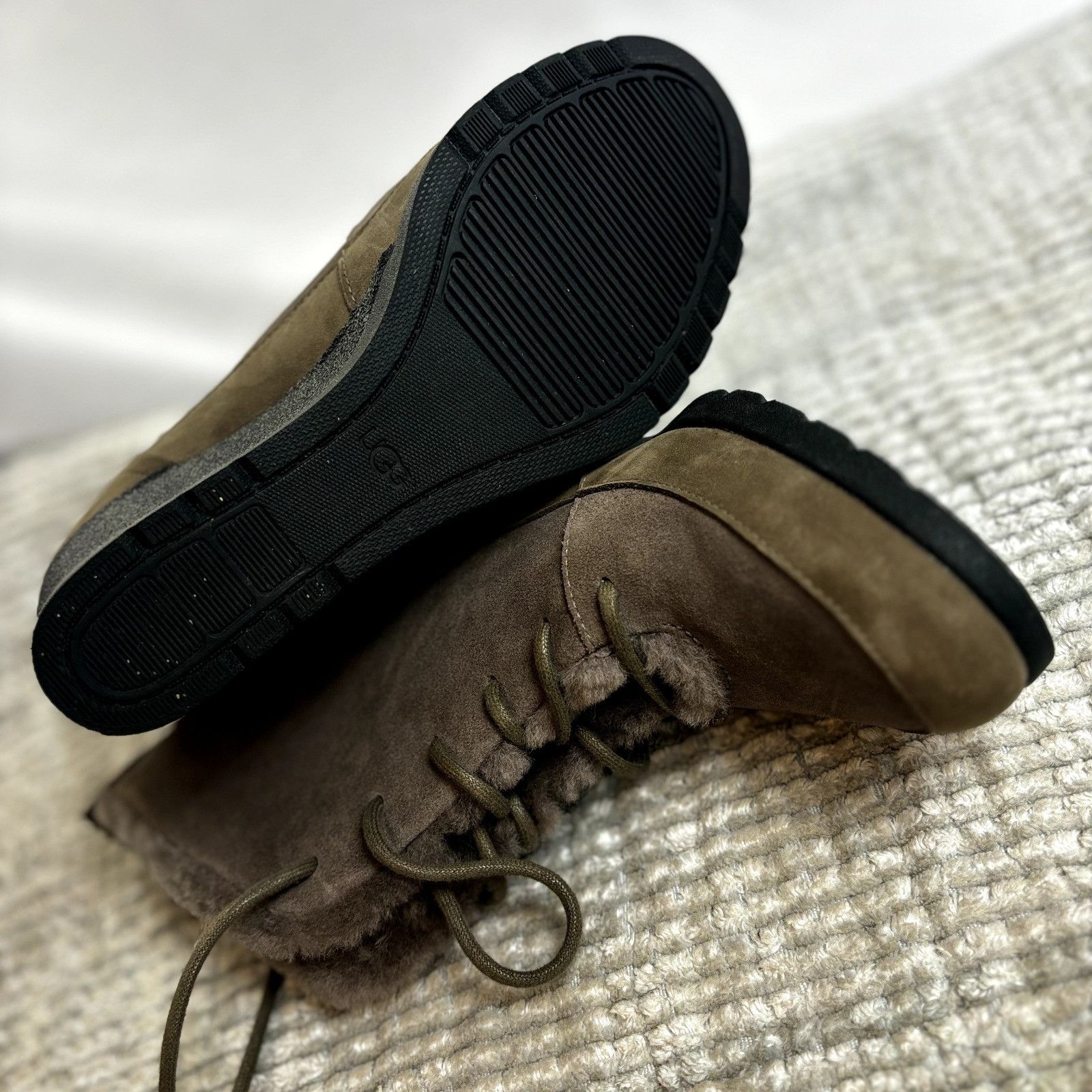 Ugg UGG Bridgit US 8 EU 39 Women’s Dark Gray Waterproof Suede We Size US 8 / IT 38 - 3 Thumbnail