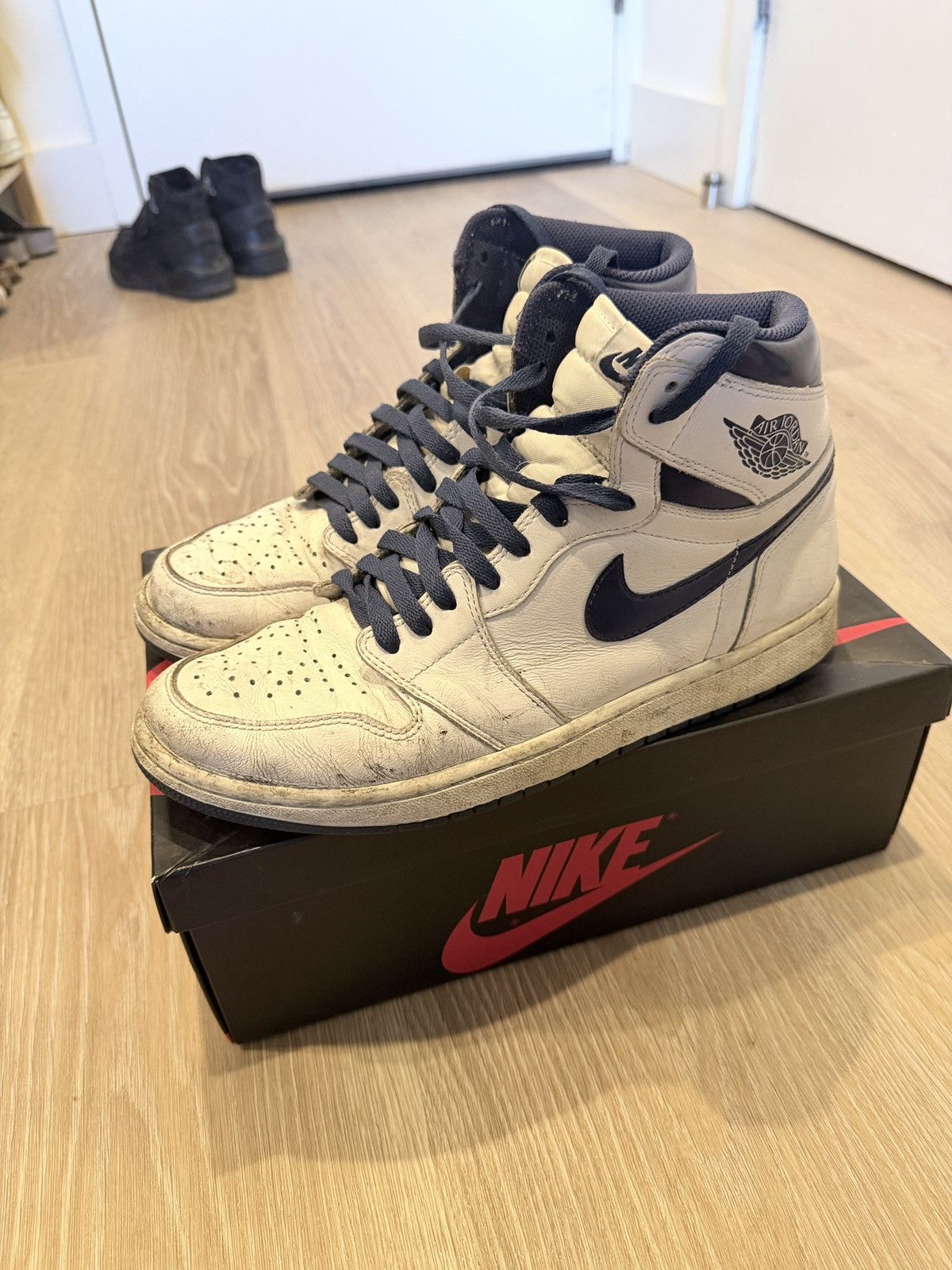 Jordan Brand Jordan 1 Navy Metallic Size US 9.5 / EU 42-43 - 1 Thumbnail