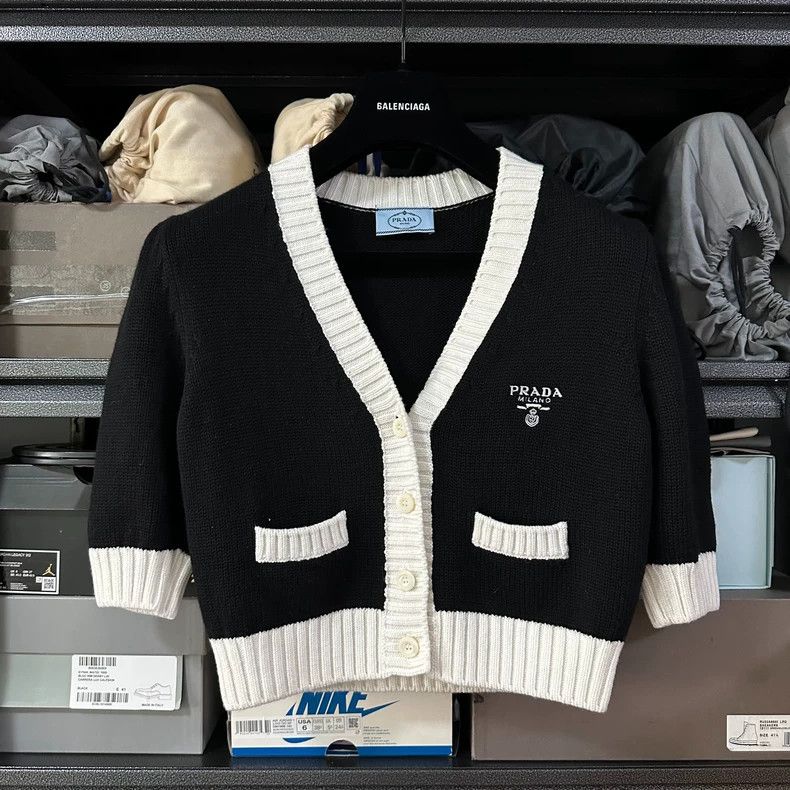 Prada Prada Color-block V-neck short sleeves wool knit cardigan Size XS / US 0-2 / IT 36-38 - 1 Thumbnail