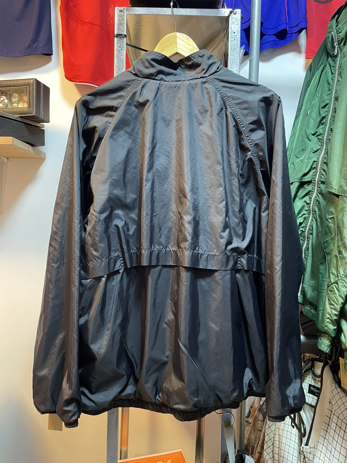 Nike Vintage Nike Windbreaker Jacket Size US L / EU 52-54 / 3 - 3 Thumbnail