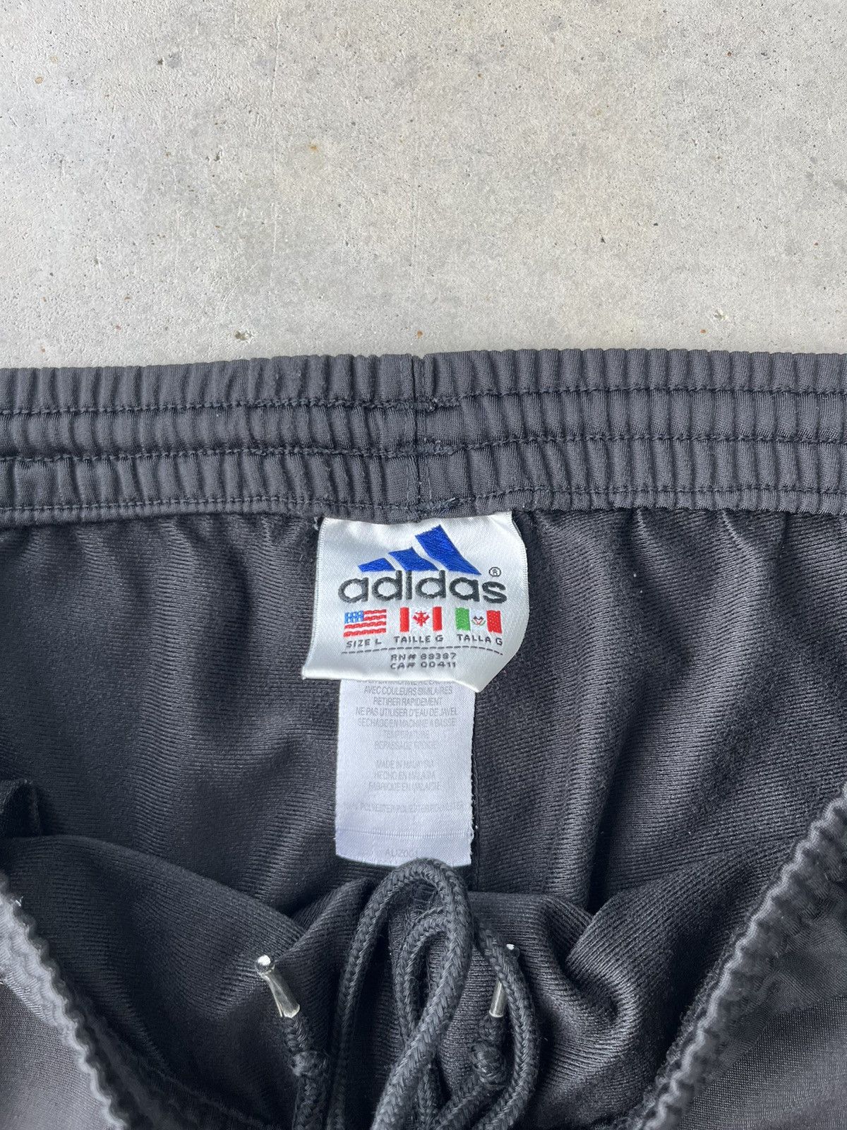 Vintage Vintage Y2K Adidas Black Baggy Sweatpants Size US 36 / EU 52 - 4 Thumbnail