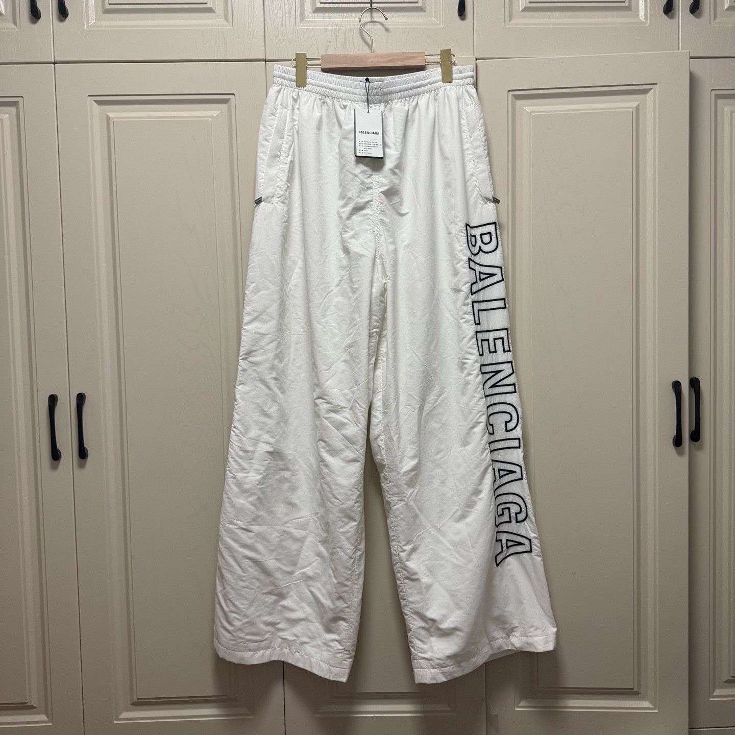 Balenciaga Balenciaga White Large Logo Embroidered Nylon Sweatpants Size US 36 / EU 52 - 1 Thumbnail