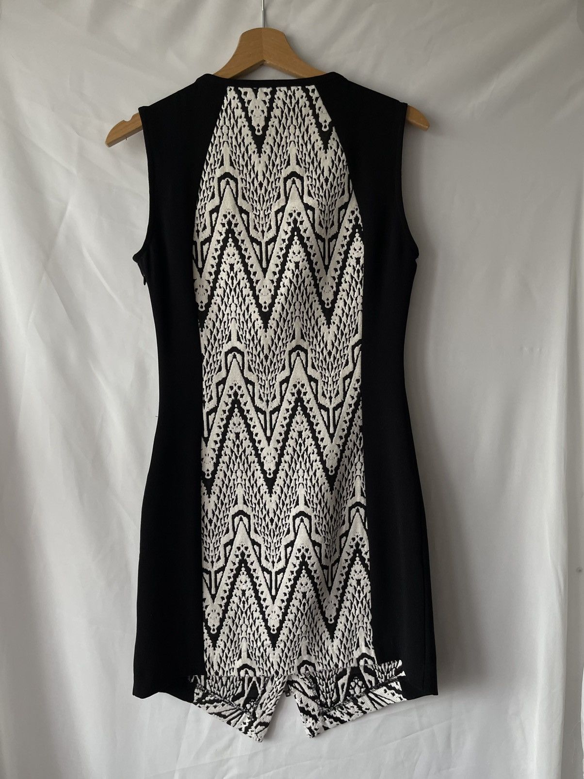 Desigual Dress desigual S black white with floral embroidery pencil Size S / US 4 / IT 40 - 5 Thumbnail