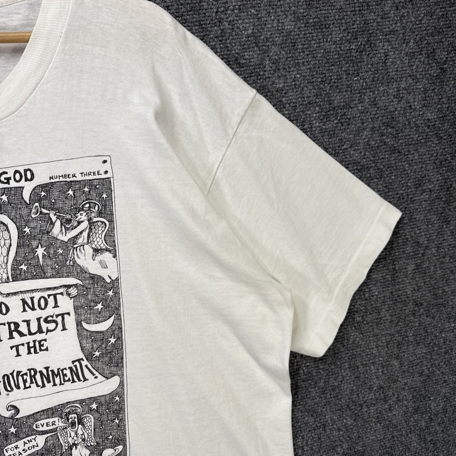 Vintage Vintage Screaming Man Shirt Mens XL White 90s Do Not Trust T Size US XL / EU 56 / 4 - 3 Thumbnail