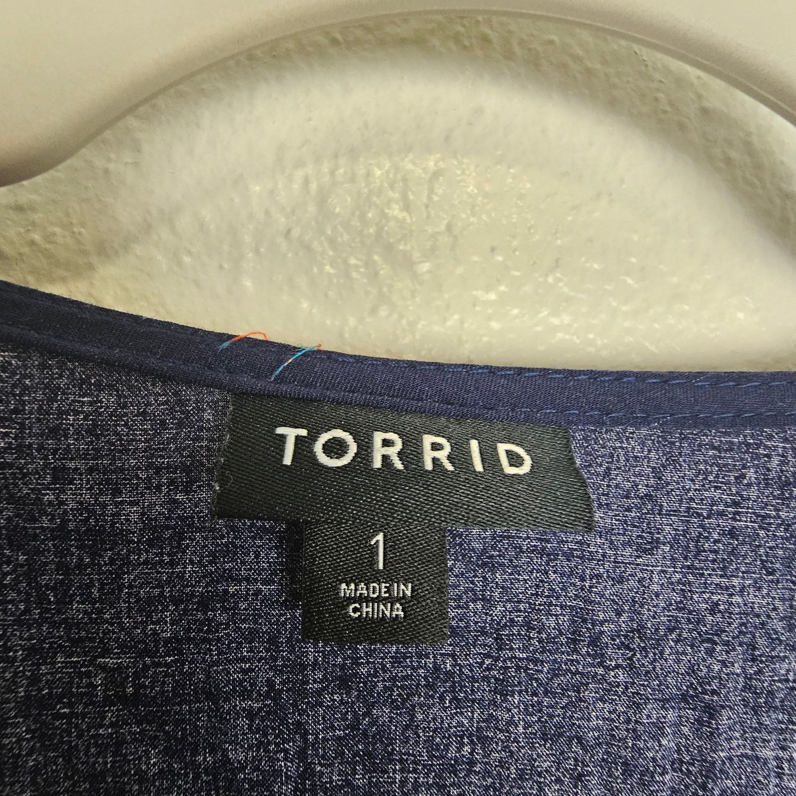 Corridor Torrid Blouse Blue Floral Print Short Sleeve Top Button 1X Size XL / US 12-14 / IT 48-50 - 5 Thumbnail