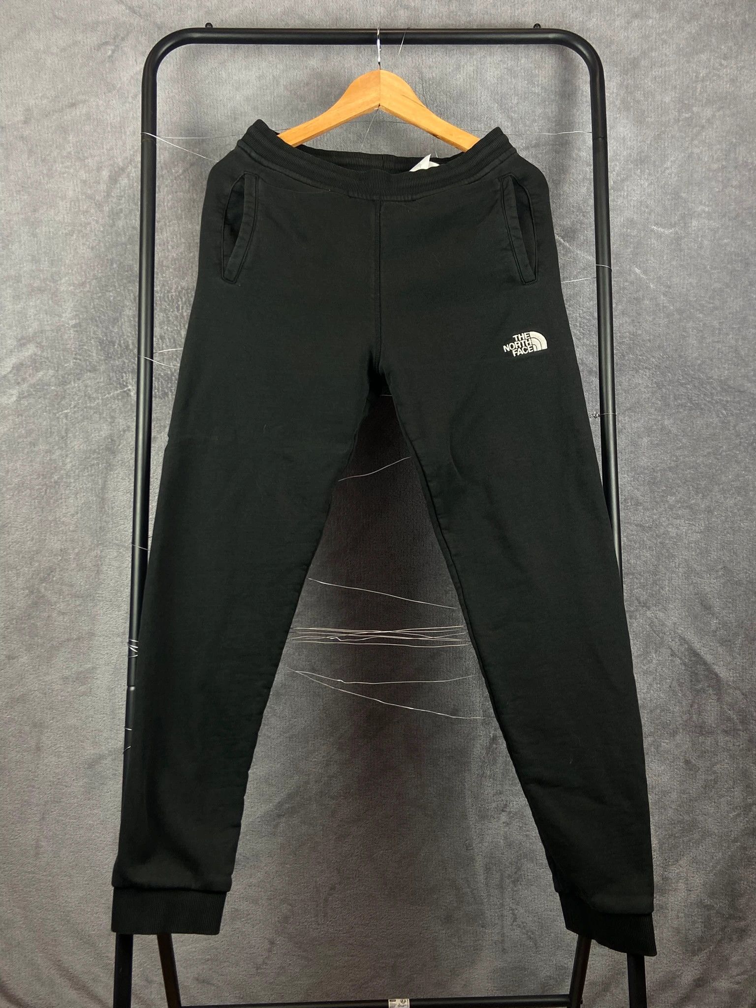 The North Face The North Face Black Sweatpants Small Classic Fit Size US 28 / EU 44 - 1 Thumbnail