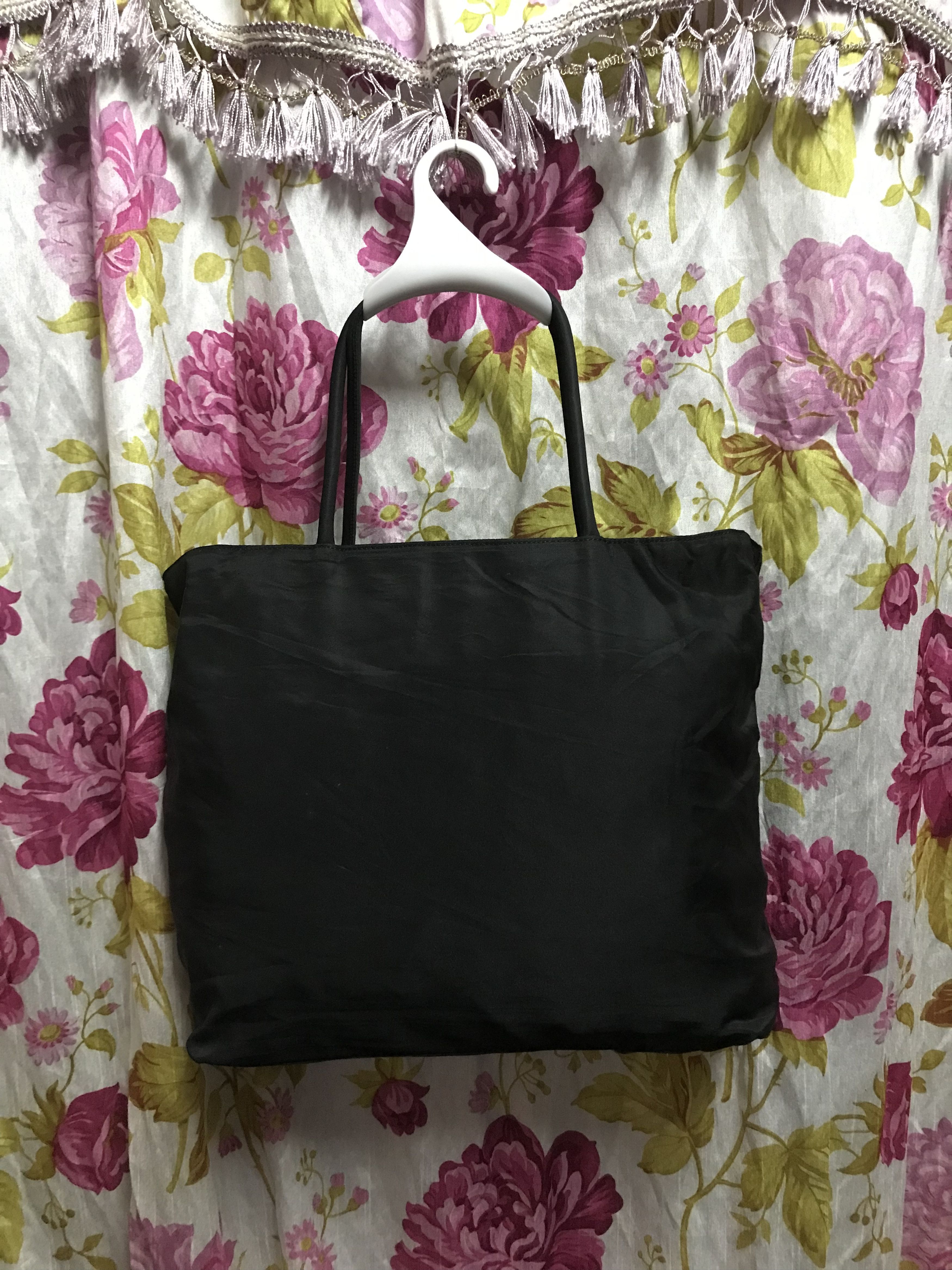 Prada Authentic Prada Black Tessuto Tote Bag Size ONE SIZE - 2 Thumbnail
