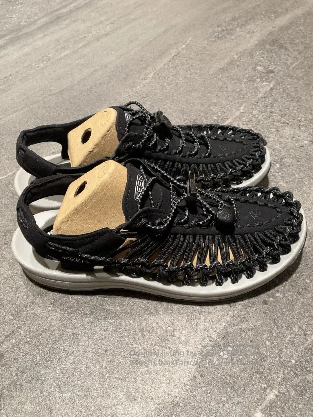 KEEN KEEN UNEEK Black Sandals for Outdoor Use. Size US 7.5 / EU 40-41 - 3 Thumbnail