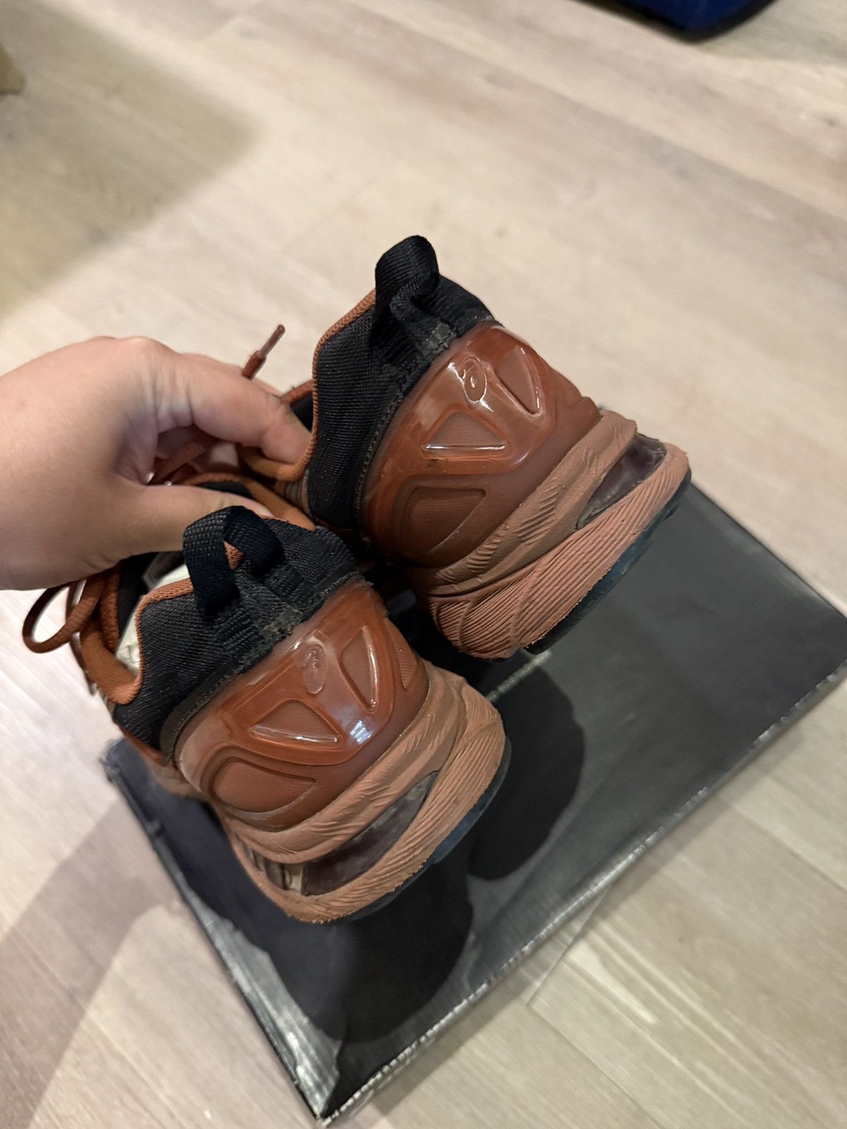 Asics × Kiko Kostadinov Kiko Kostadinov x ASICS Gel-Burz 2 in terracotta Size US 10.5 / EU 43-44 - 8 Thumbnail