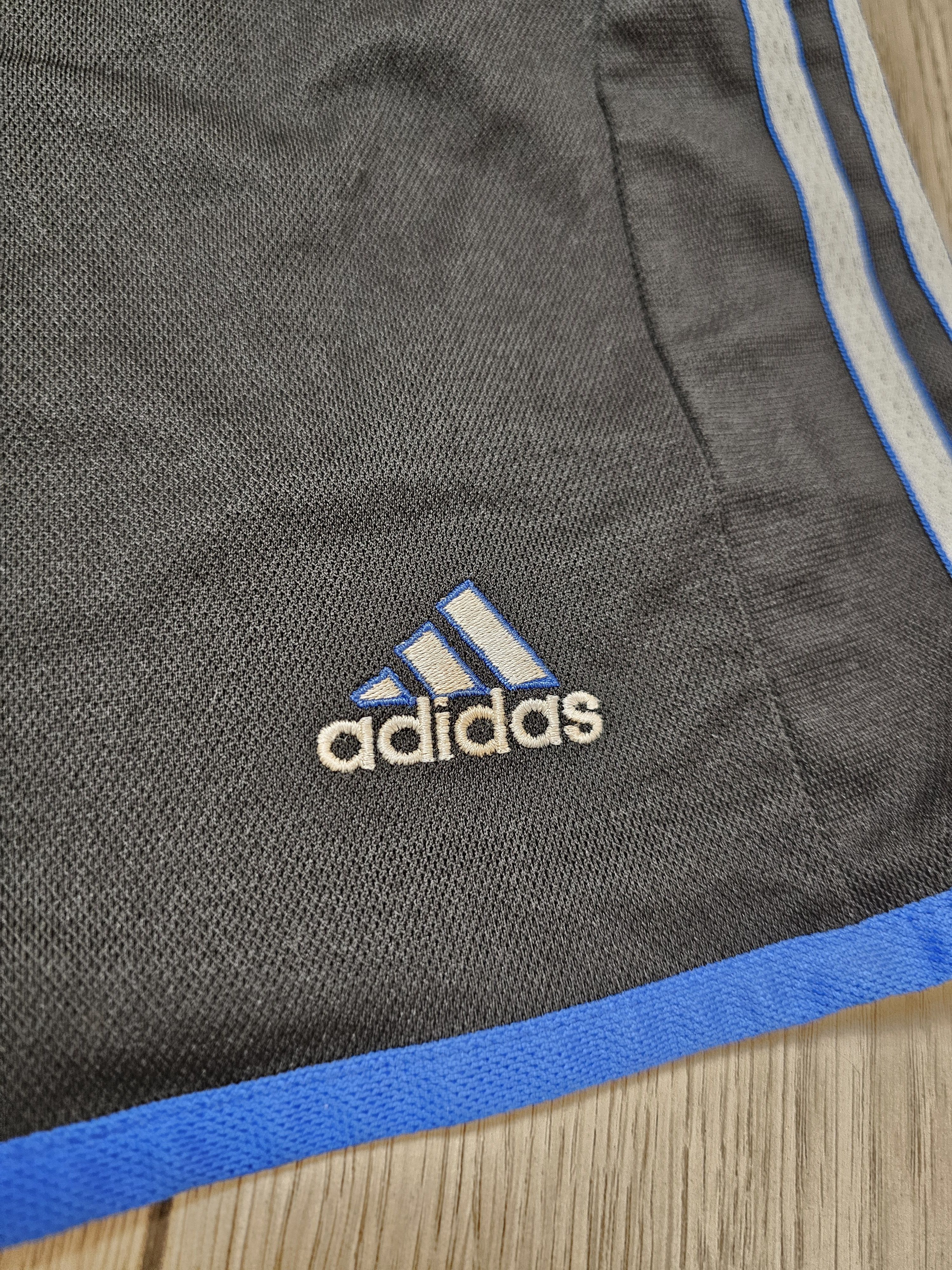 Adidas × Vintage NEWCASTLE UNITED 2000 2001 FOOTBALL SHORTS SOCCER SHORTS Size US 32 / EU 48 - 4 Thumbnail