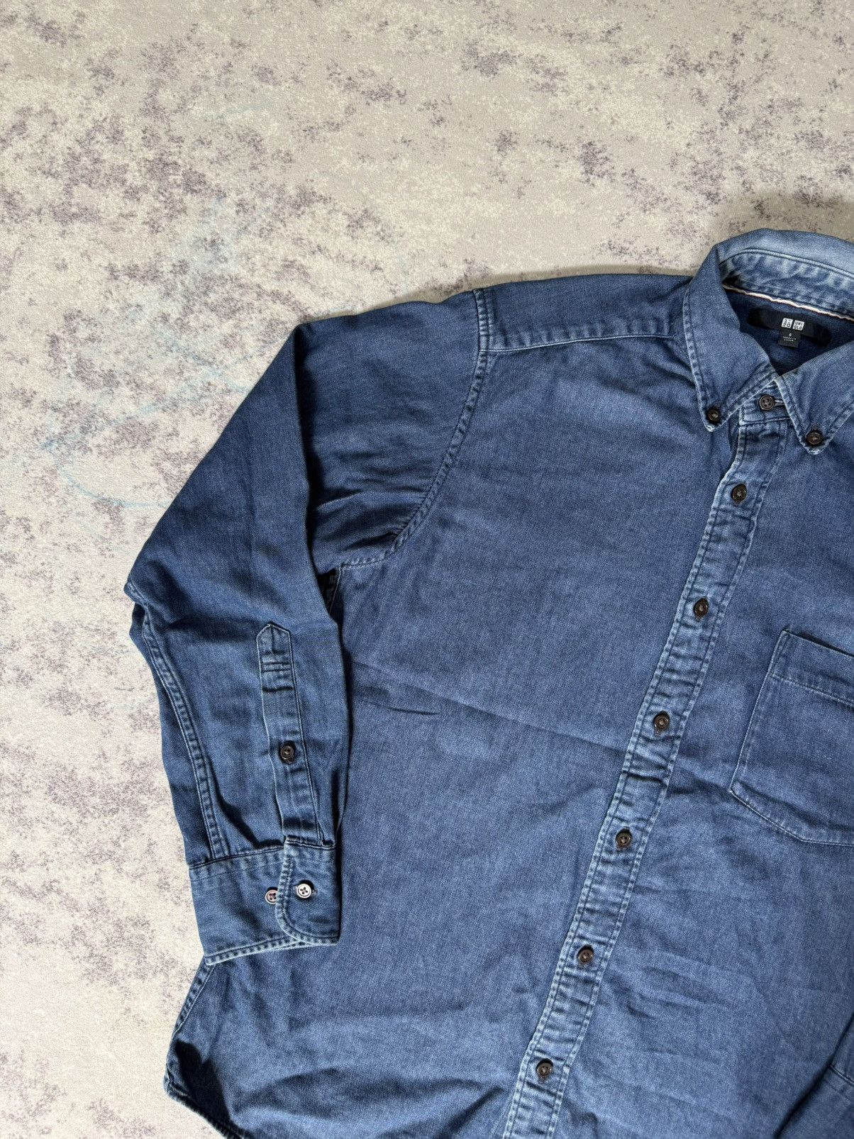 Uniqlo UNIQLO INDIGO BLUE DENIM BUTTON UP SHIRT Size US XS / EU 42 / 0 - 4 Thumbnail