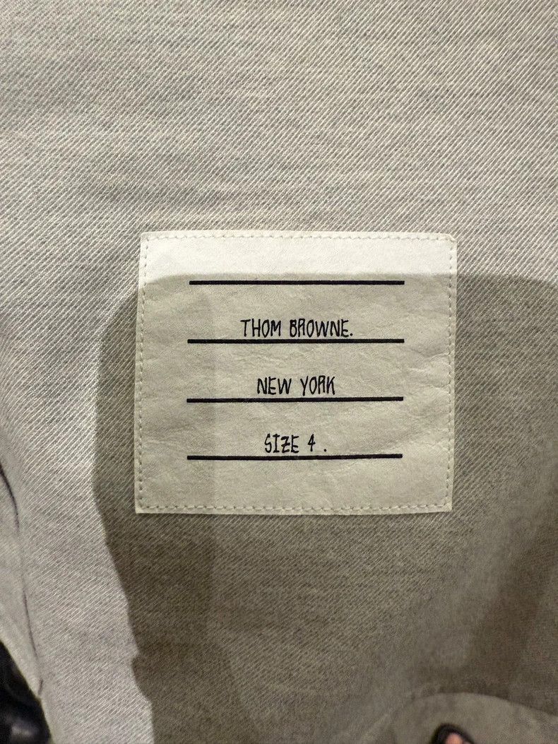 Thom Browne Thom Browne size4 Classic four-barrel shirt in light grey Size US XL / EU 56 / 4 - 4 Thumbnail
