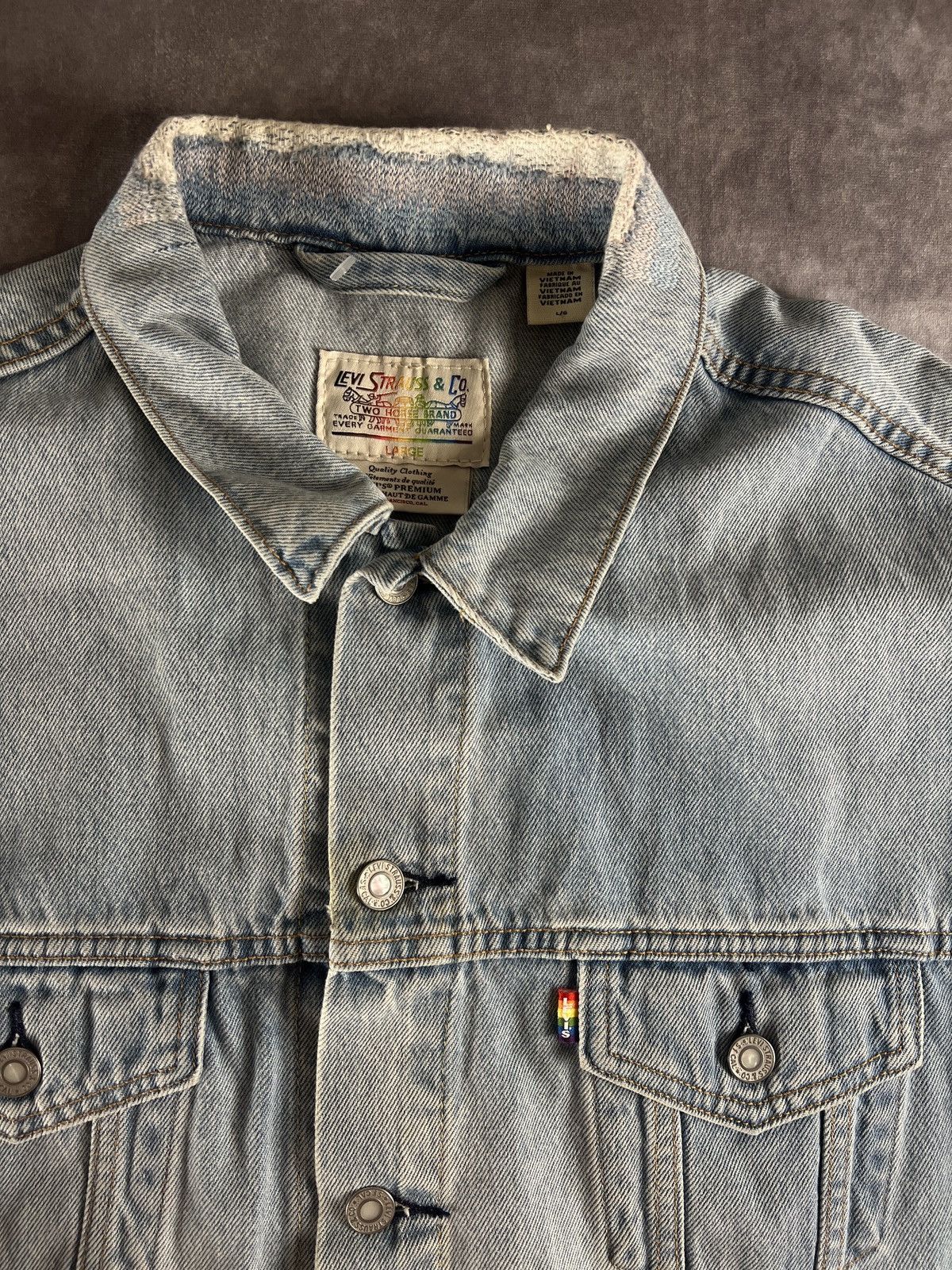 Levi's Levi's Strauss & Co Premium Denim Jacket W/ Embroidered Let Size US L / EU 52-54 / 3 - 3 Thumbnail