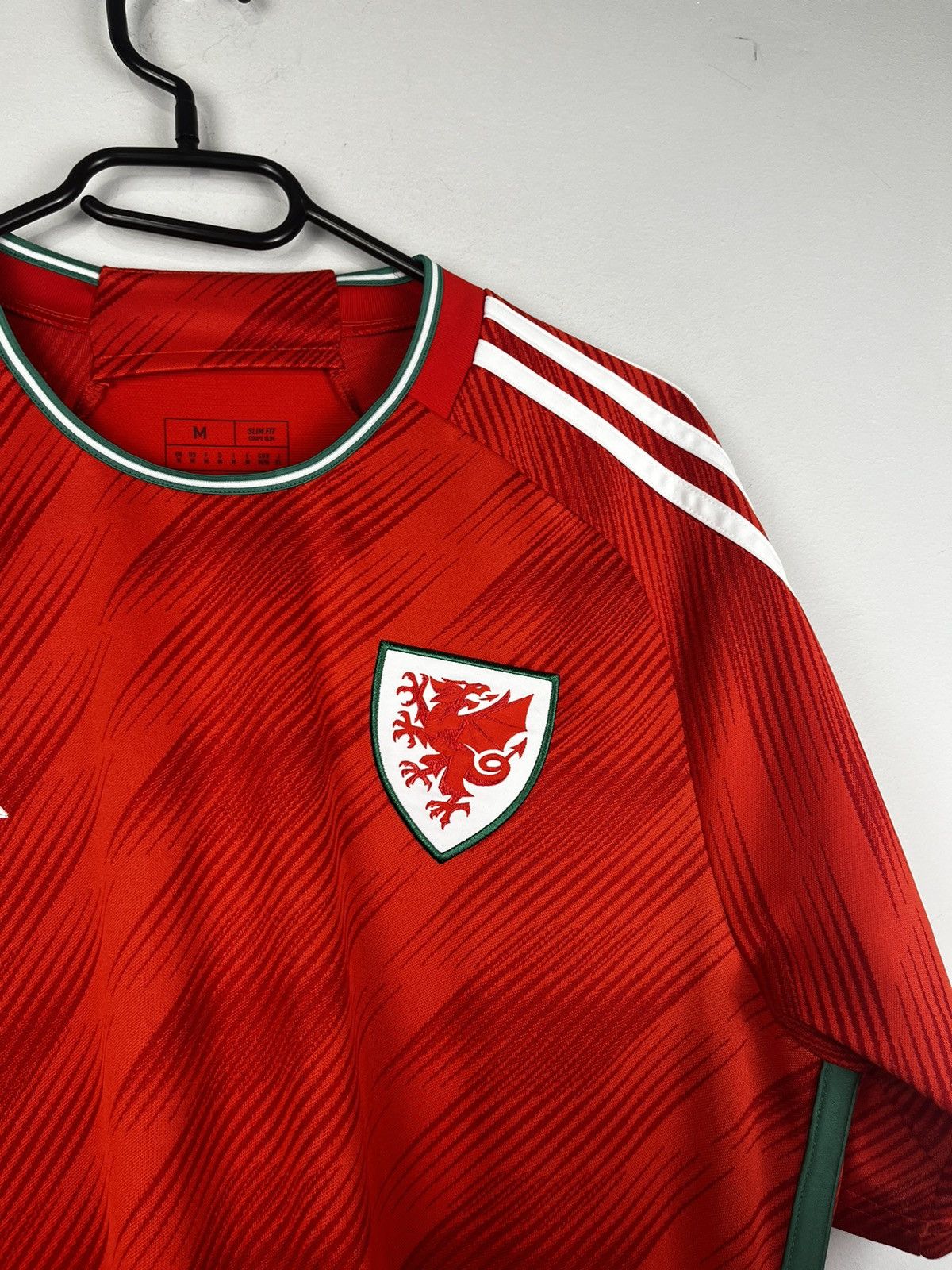 Adidas Adidas National team Wales 2022 home Jersey Size US M / EU 48-50 / 2 - 3 Thumbnail