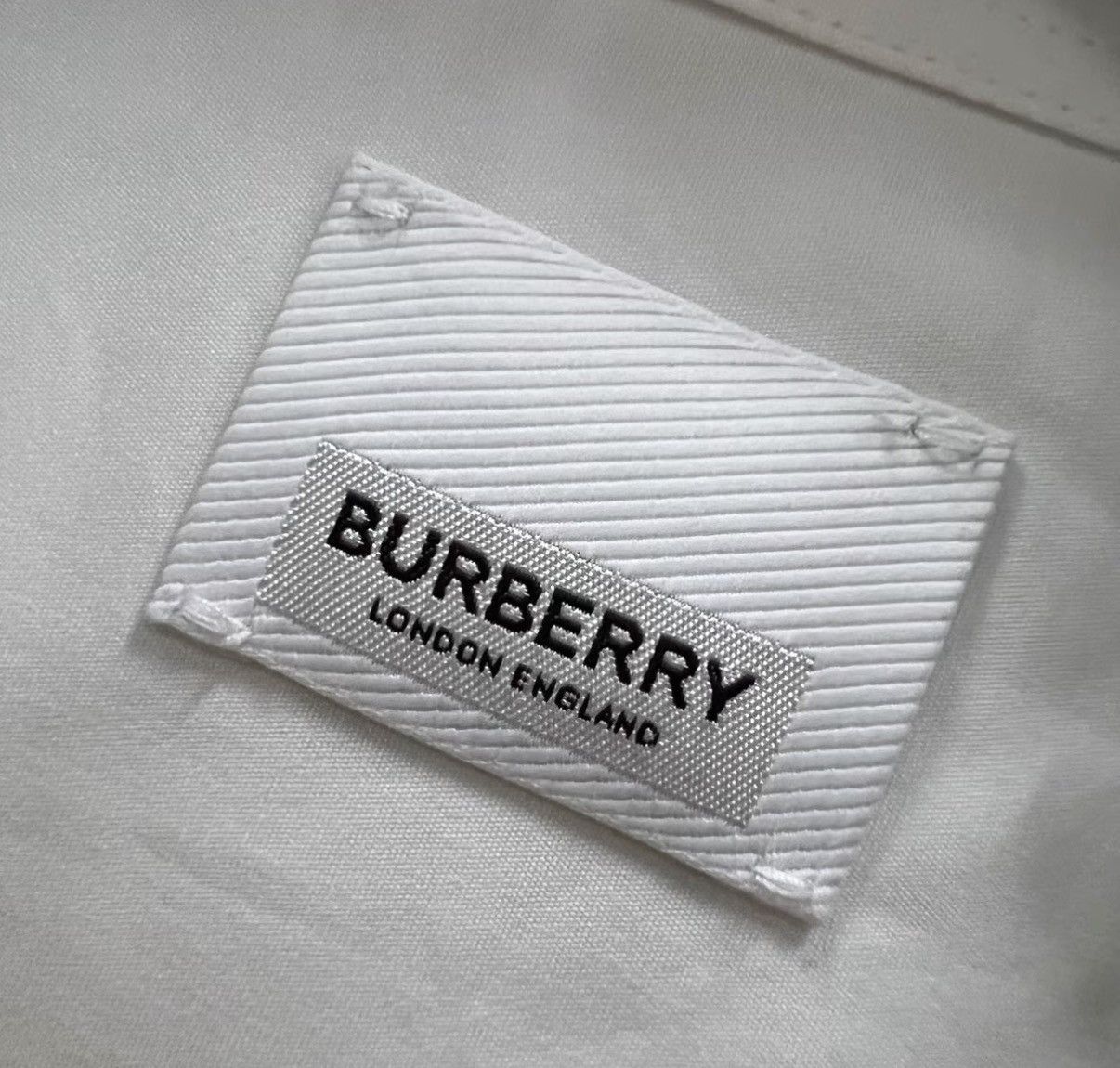 Burberry Burberry White Spliced Pocket Shirt J41 Size US M / EU 48-50 / 2 - 4 Thumbnail