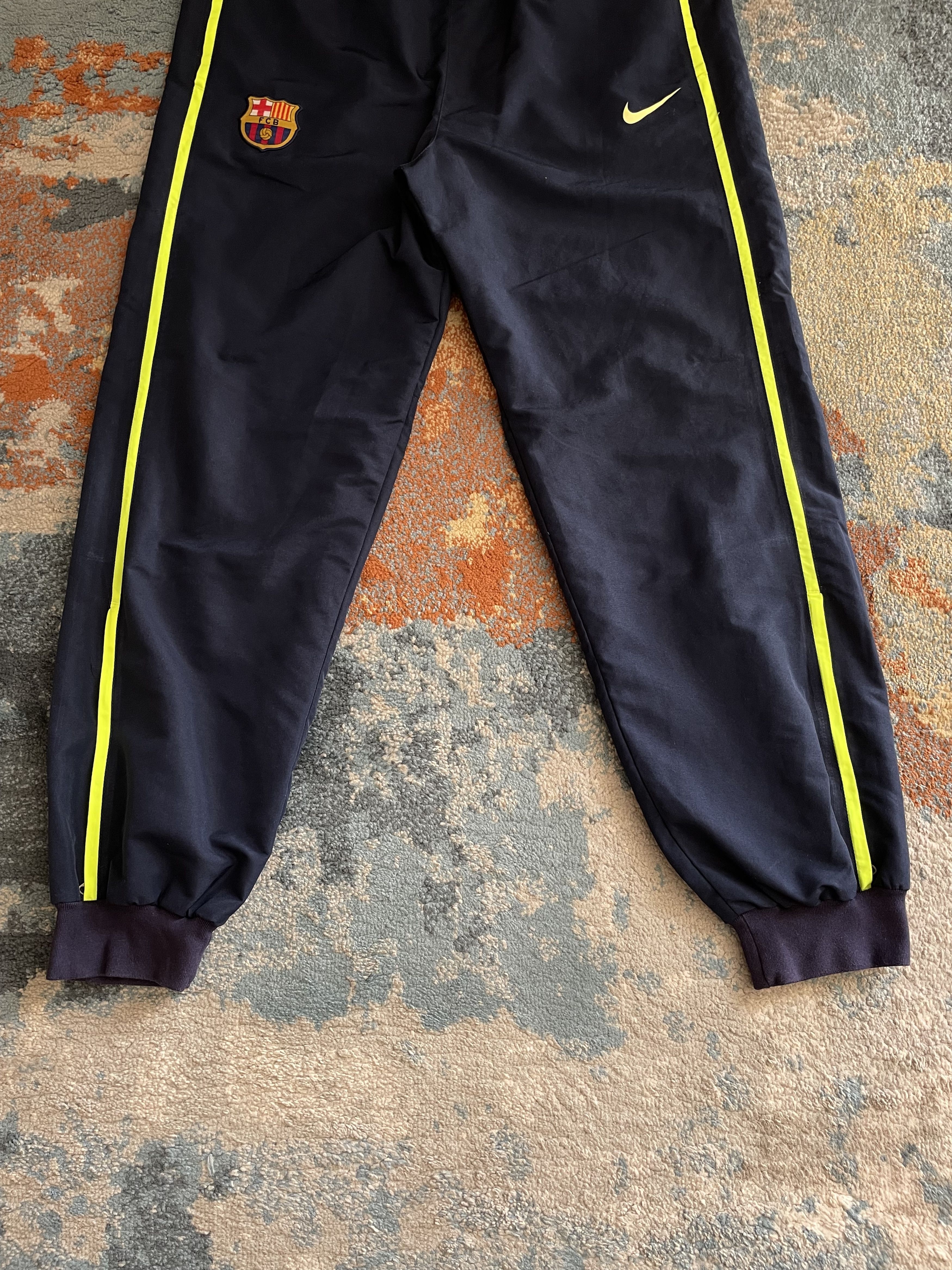 Nike Nike Barcelona Vintage Nylon 2010 Tracksuit Size US 34 / EU 50 - 9 Thumbnail