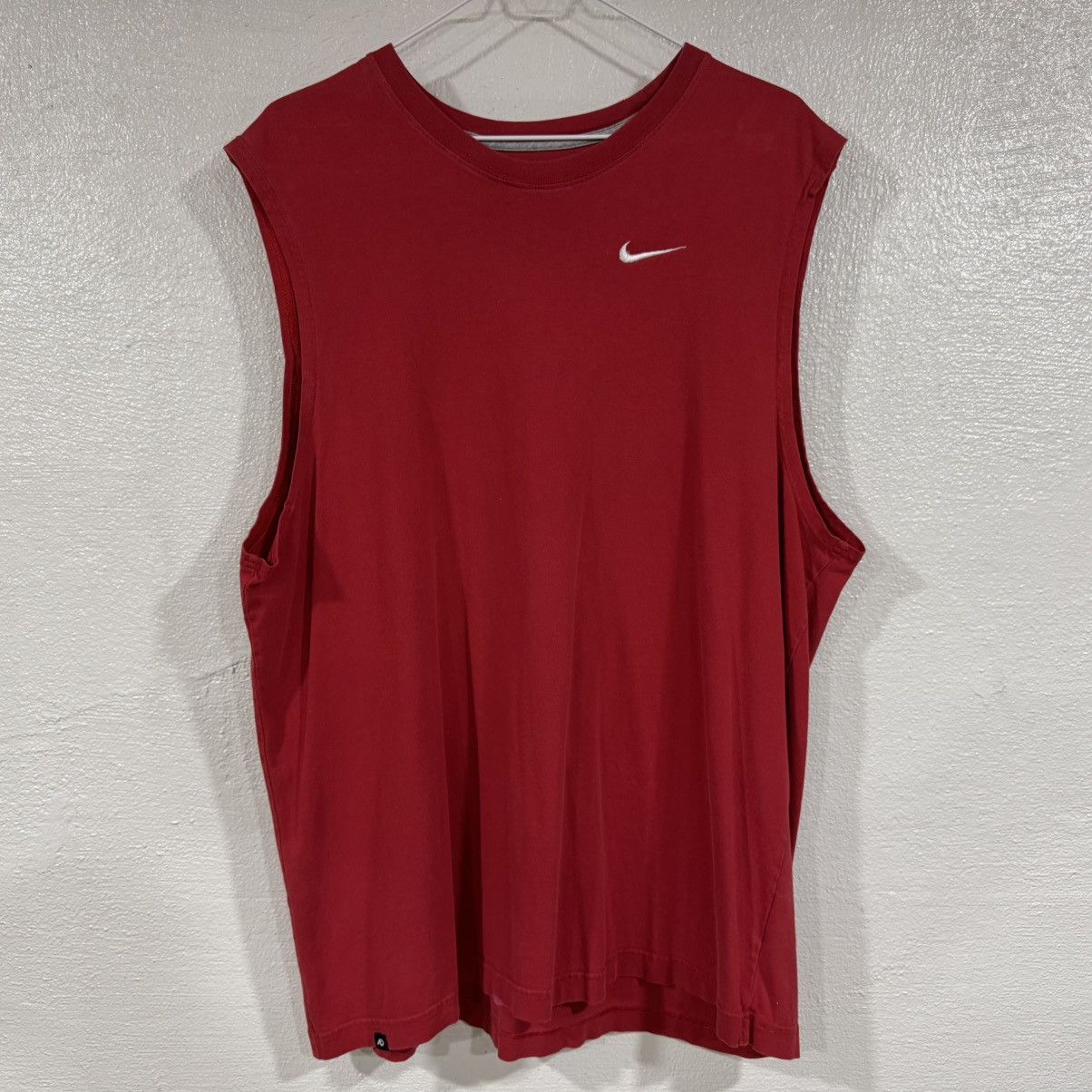 Nike Nike Sleeveless Shirt Embroidered Check Swoosh Size XL Red Size US XL / EU 56 / 4 - 1 Thumbnail