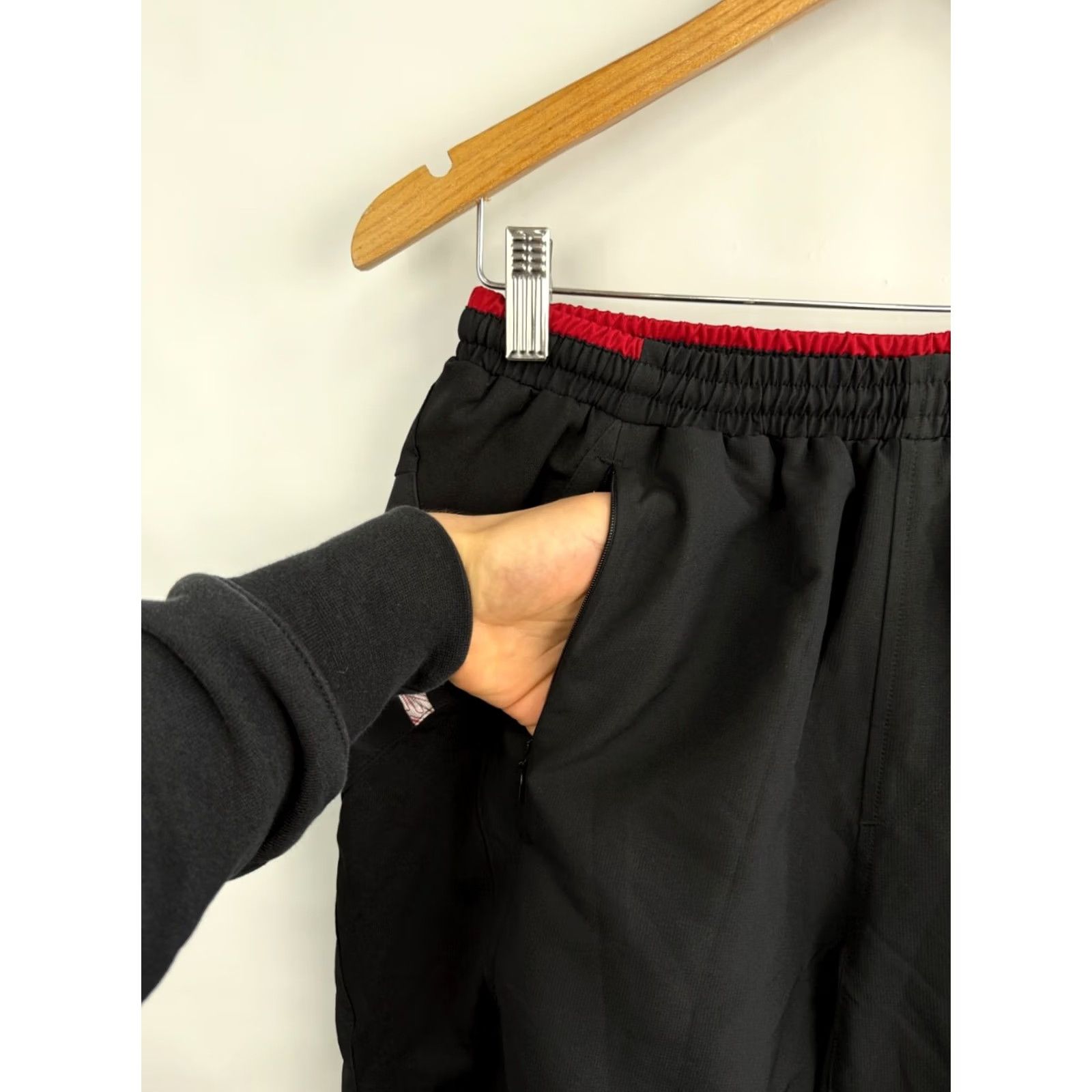 Umbro VINTAGE Umbro Shorts M Black 90s Model SX Rare Retro Hype Y2K Mens Size US 31 - 7 Thumbnail