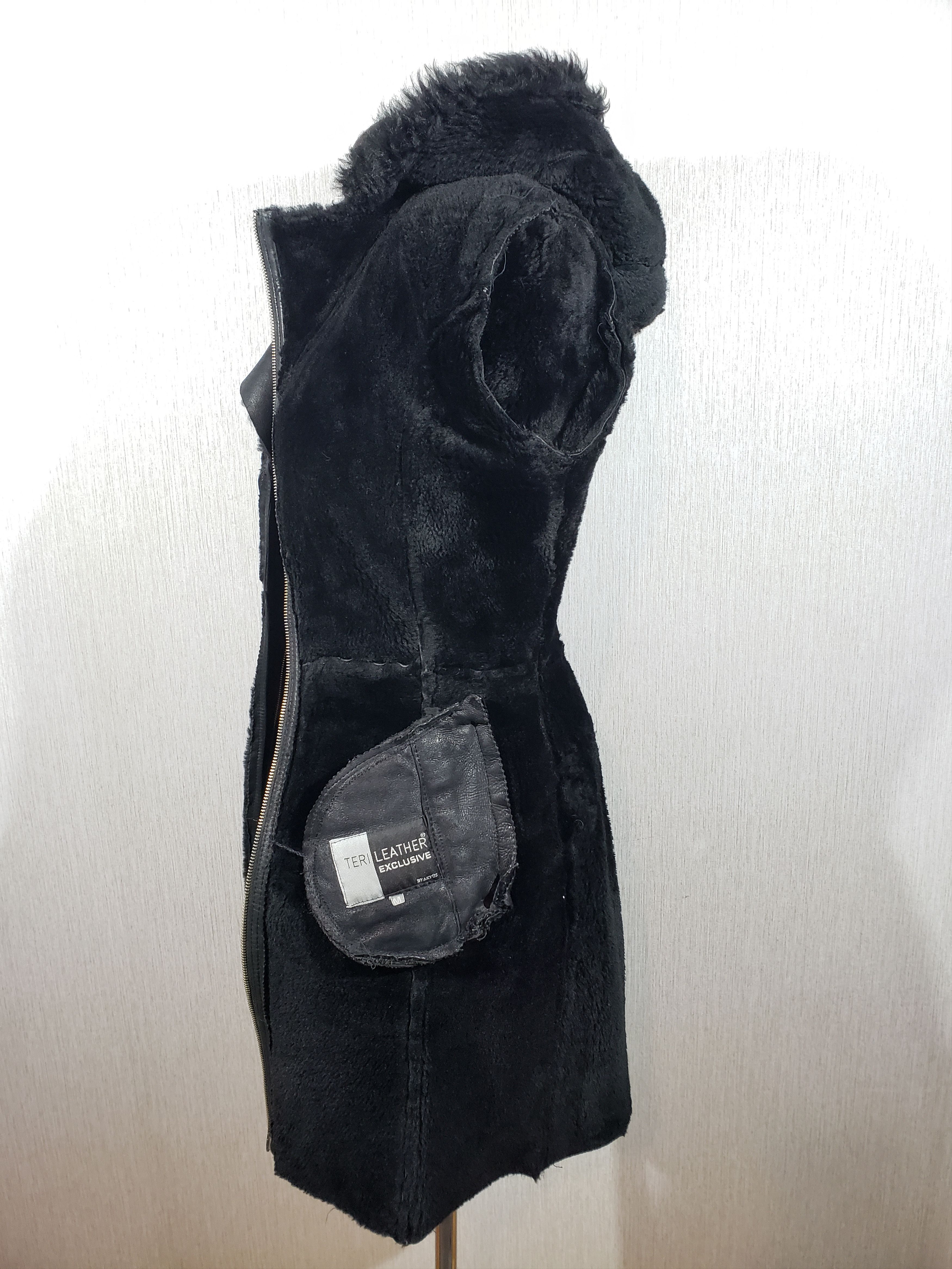 Other Stylish black sheepskin coat with metal zipper and hood. Size S / US 4 / IT 40 - 8 Thumbnail
