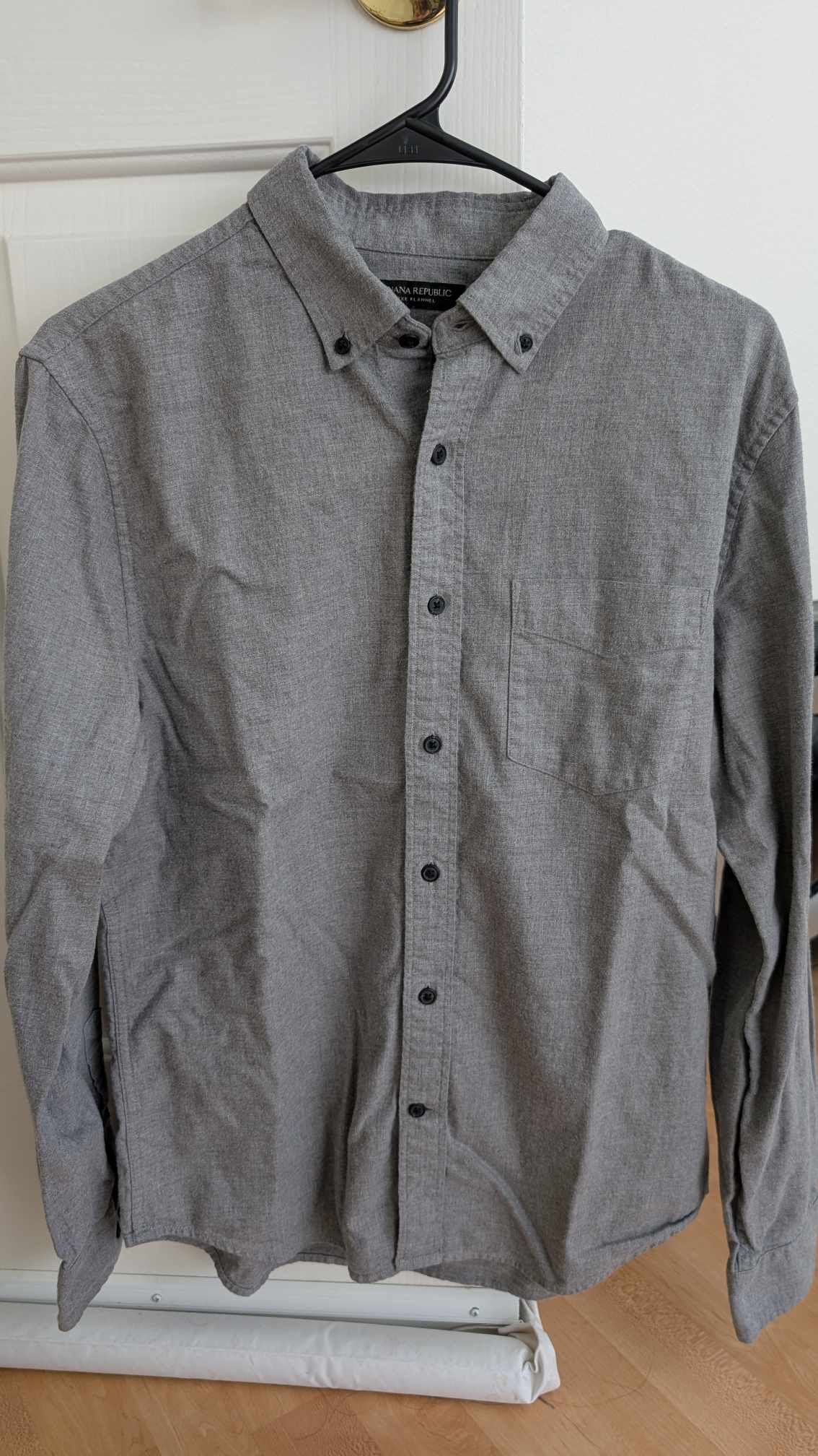 Banana Republic Banana Republic Gray Button Up Longsleeve 100% Cotton Size US M / EU 48-50 / 2 - 1 Thumbnail