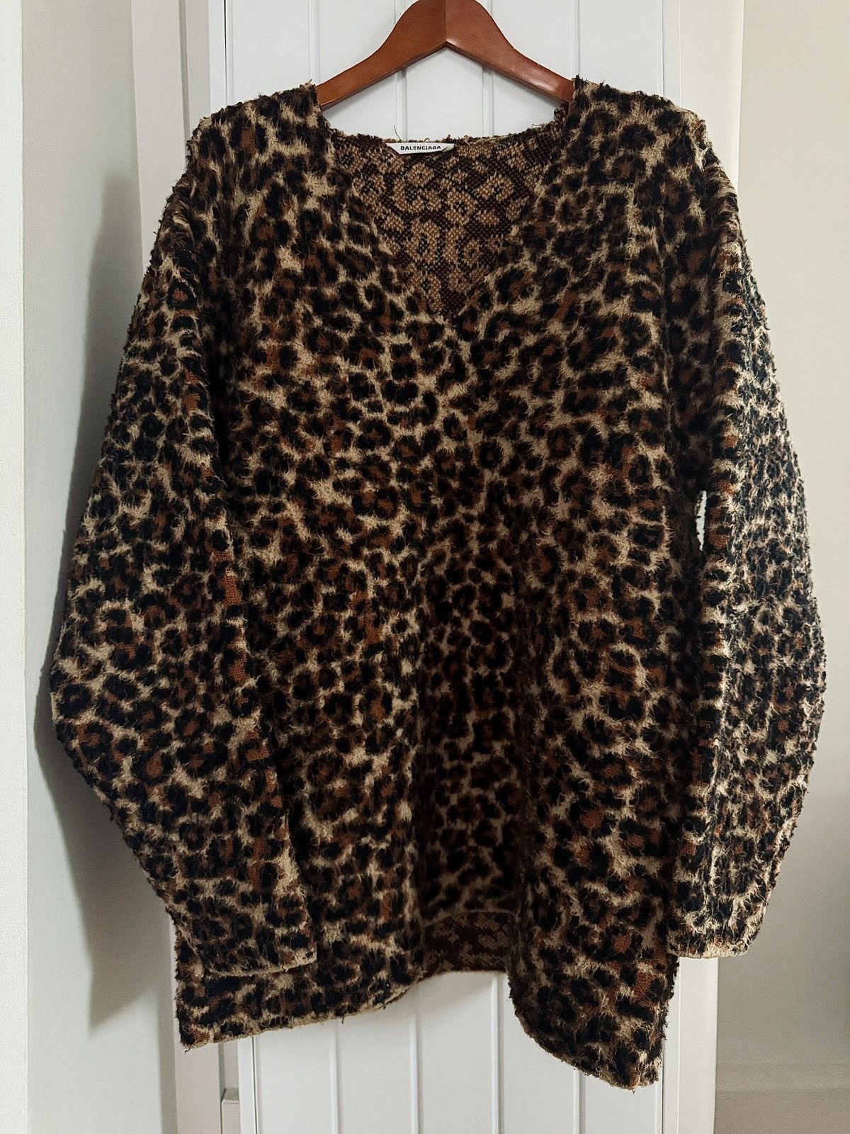Balenciaga Balenciaga Oversized Leopard Wool-Blend Jacquard Sweater Size US S / EU 44-46 / 1 - 1 Thumbnail