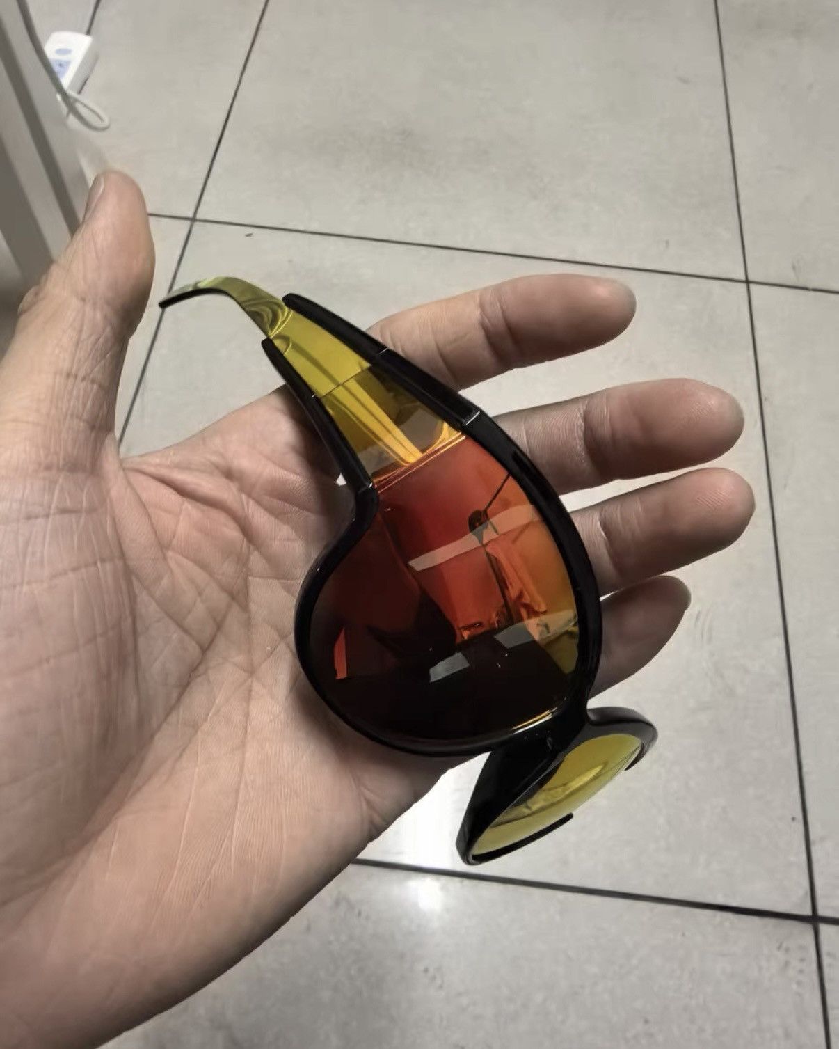 Balenciaga Balenciaga sunglasses with gradient lenses Size ONE SIZE - 4 Thumbnail