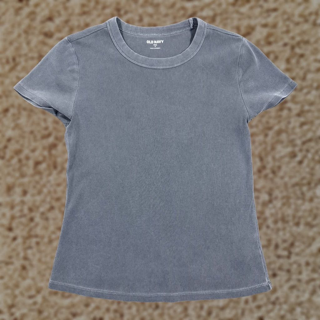 Old Navy Old Navy T-Shirt Size Medium Gray Snug Short Sleeve Stretch Ribbed Fits Women's Size M / US 6-8 / IT 42-44 - 1 Thumbnail