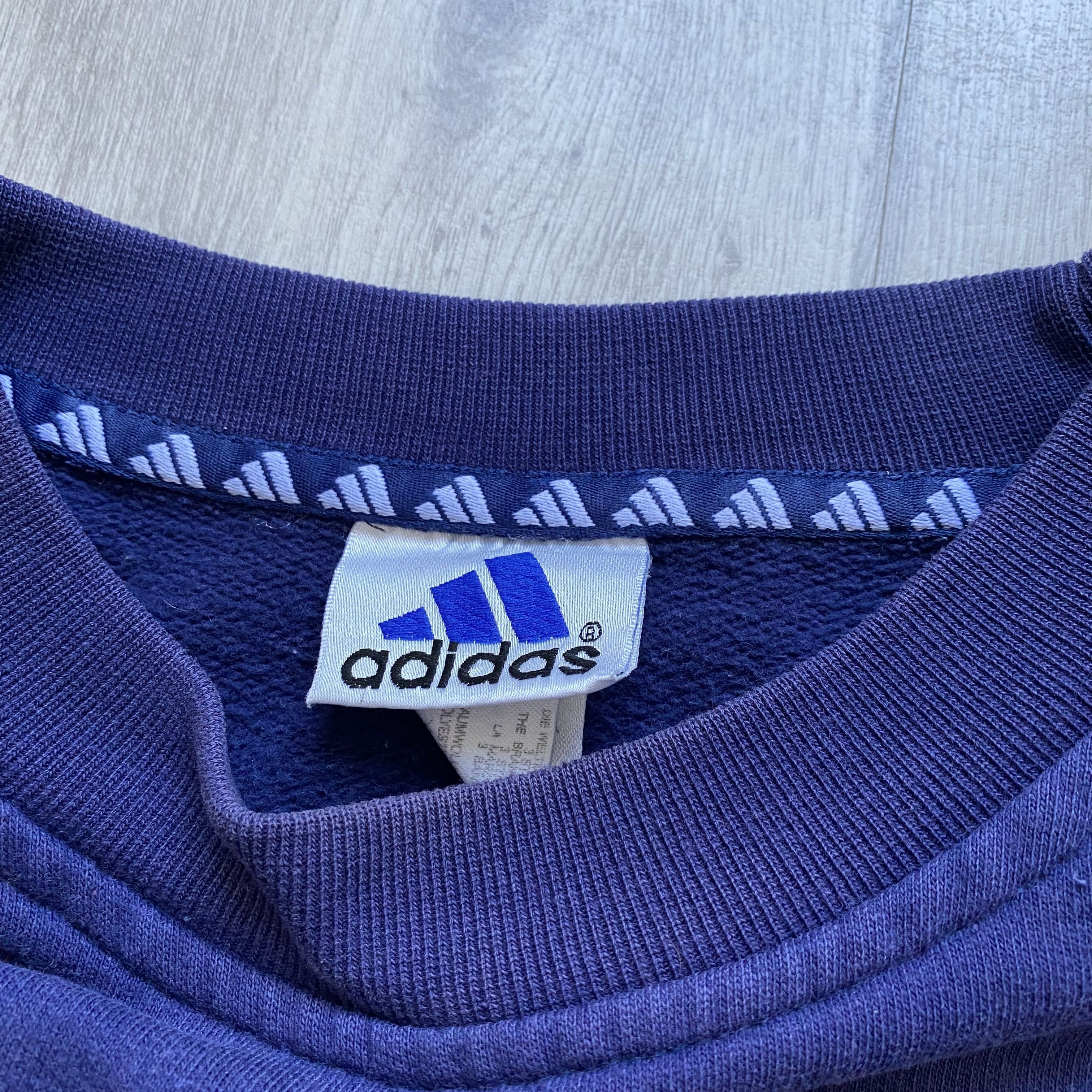 Adidas TRASHED Vintage 90s Adidas boxy sweatshirt mini logo Size US S / EU 44-46 / 1 - 9 Thumbnail