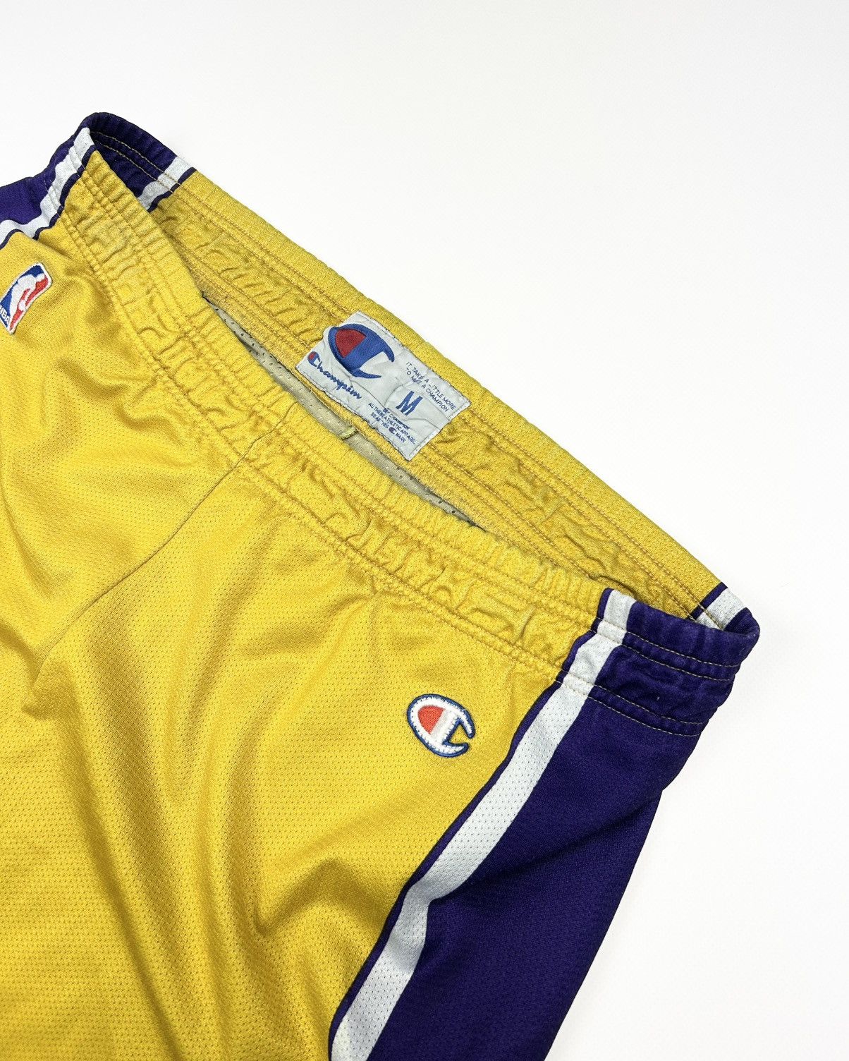 Champion × NBA Lakers vintage yellow Champion NBA basketball shorts Size US 32 / EU 48 - 2 Thumbnail