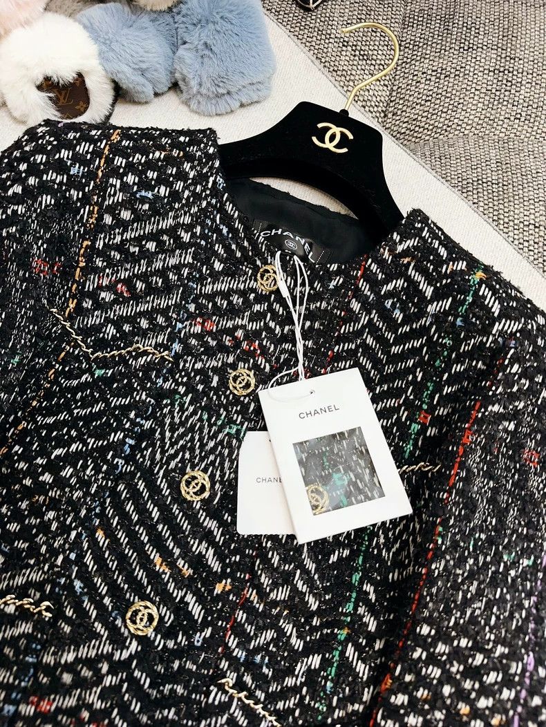 Chanel Chanel 23b black round-neck four-pocket jacket Size XS / US 0-2 / IT 36-38 - 3 Thumbnail