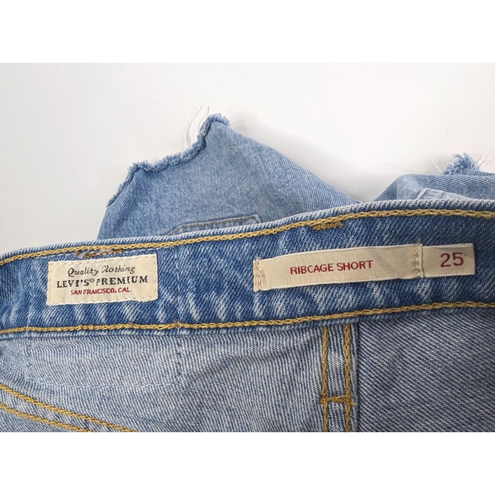 Levi's VINTAGE Levi's Premium Womens Ribcage Jean Shorts Size 25 Waist Denim High Rise Blue Cotton Regular Ladies Size 42" / US 20 - 6 Thumbnail