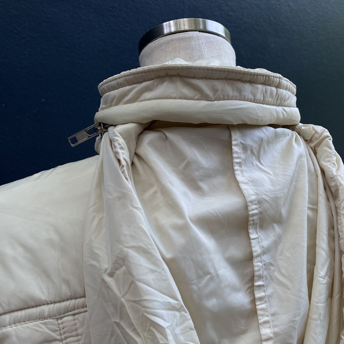 Moschino Moschino multi Pocket Cargo Puffer Love Jacket Size US S / EU 44-46 / 1 - 19 Thumbnail