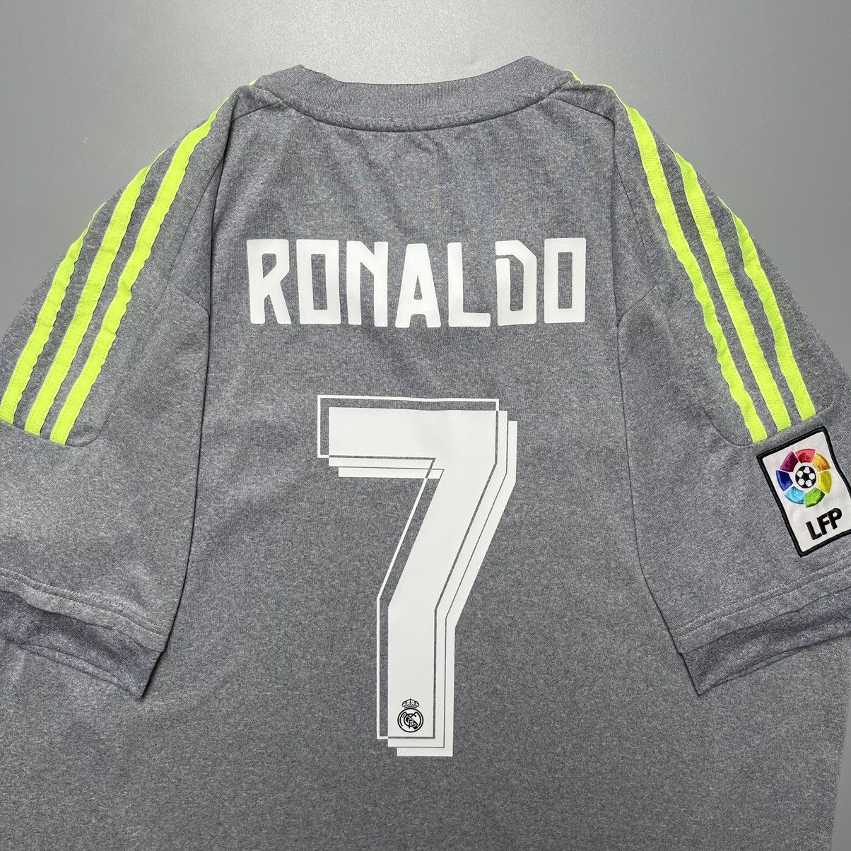 Adidas REAL MADRID ADIDAS 2015/2016 FOOTBALL AWAY JERSEY #7 RONALDO Size US XL / EU 56 / 4 - 9 Thumbnail