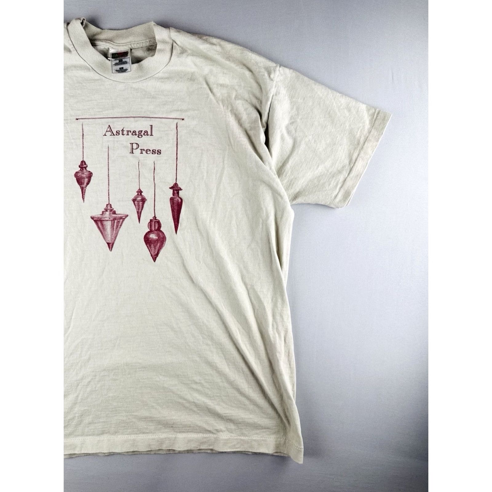 Fruit Of The Loom VINTAGE 90s Astragal Press Tee Shirt Cream XL Mens 90s Books Short Sleeve Graphic T-Shirt Fruit of the Loom Size US XL / EU 56 / 4 - 3 Thumbnail